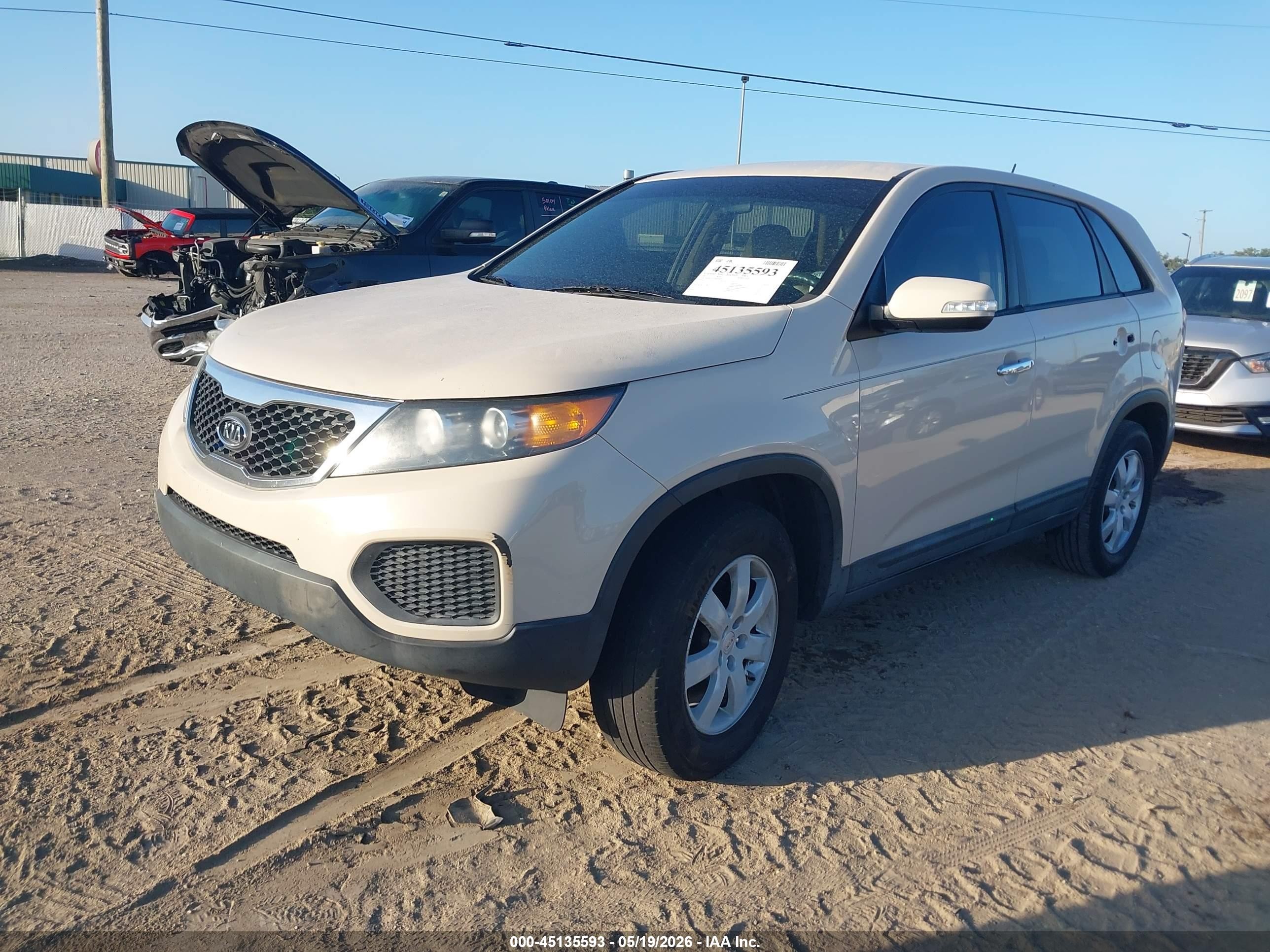 2011 Kia Sorento Lx Кремовый vin: 5XYKT3A14BG040975