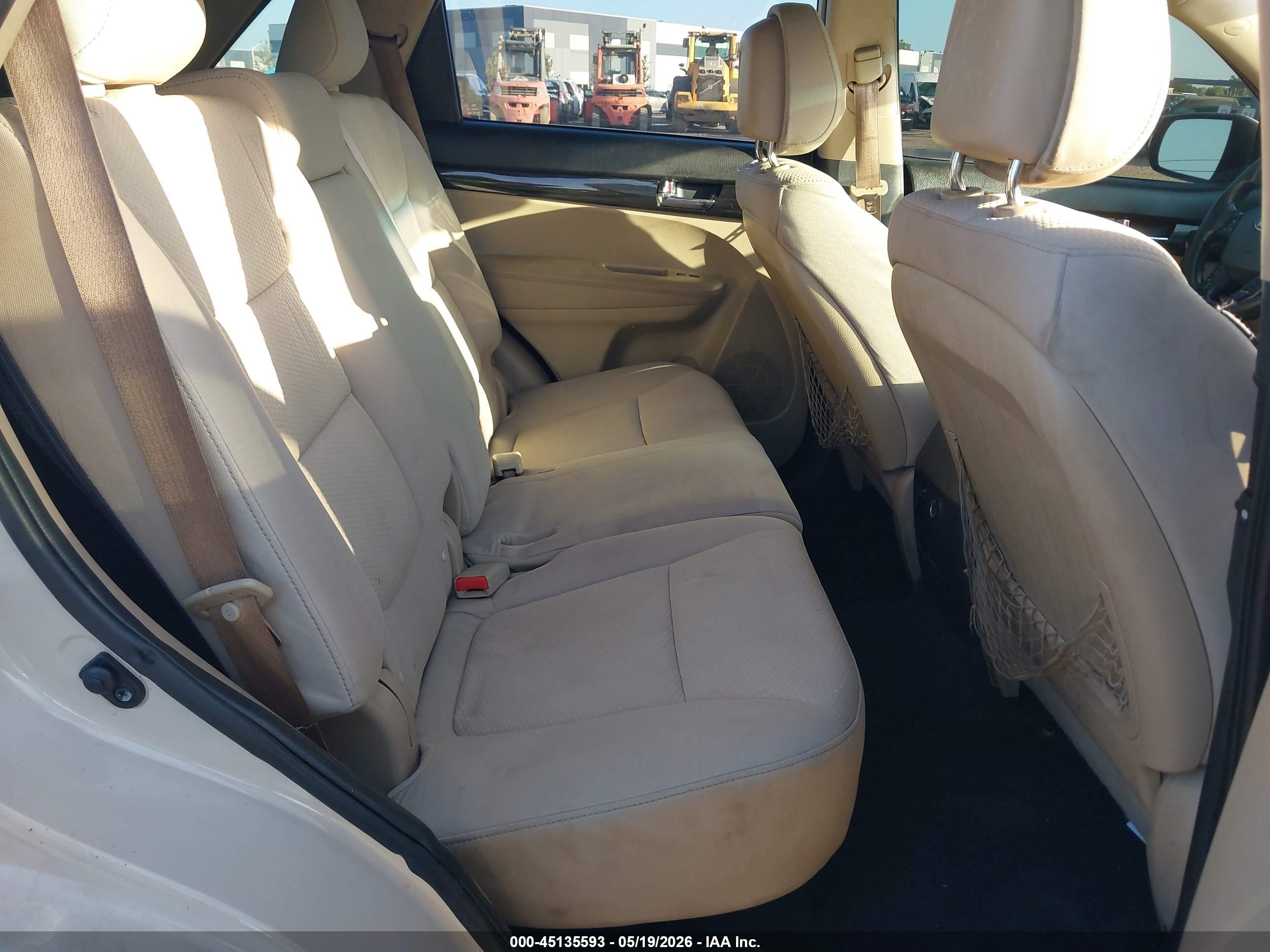 2011 Kia Sorento Lx Кремовый vin: 5XYKT3A14BG040975