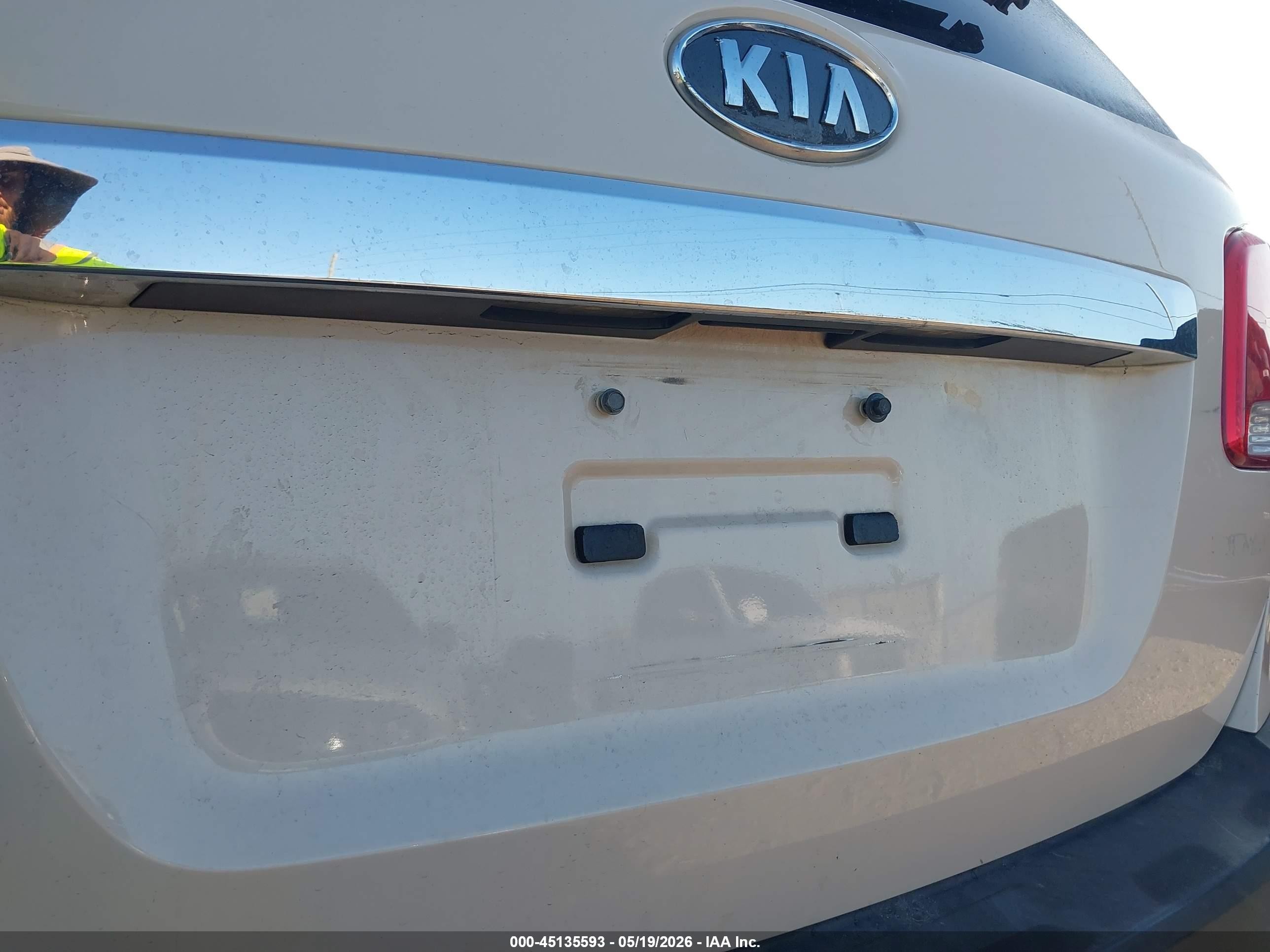 2011 Kia Sorento Lx Кремовый vin: 5XYKT3A14BG040975