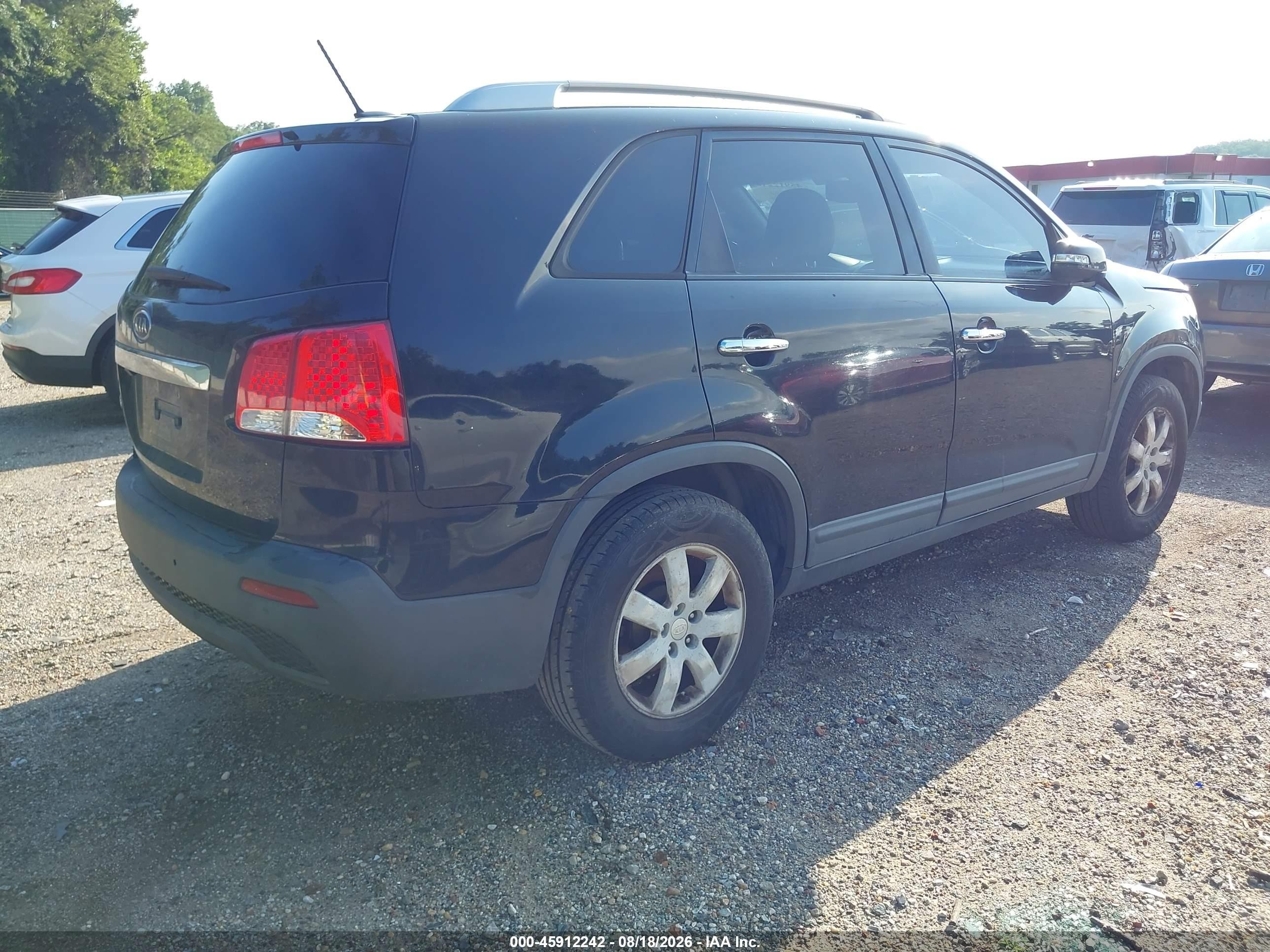 2011 Kia Sorento Lx Черный vin: 5XYKT3A14BG048705