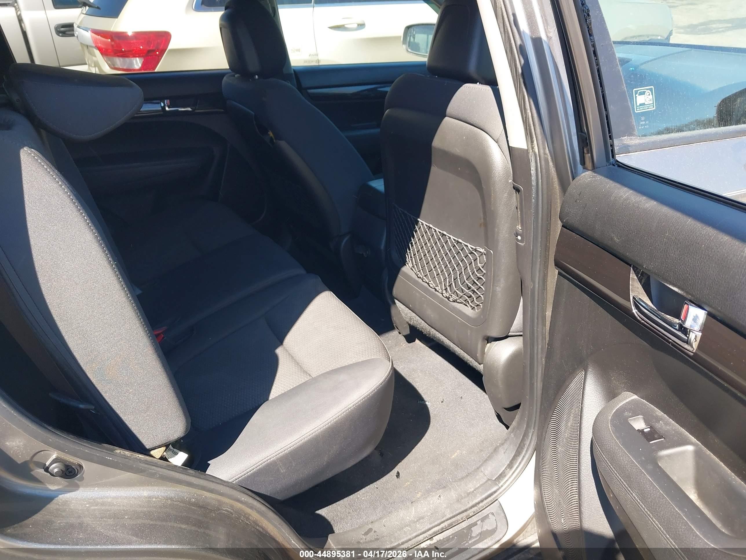 2011 Kia Sorento Lx Gray vin: 5XYKT3A14BG110815