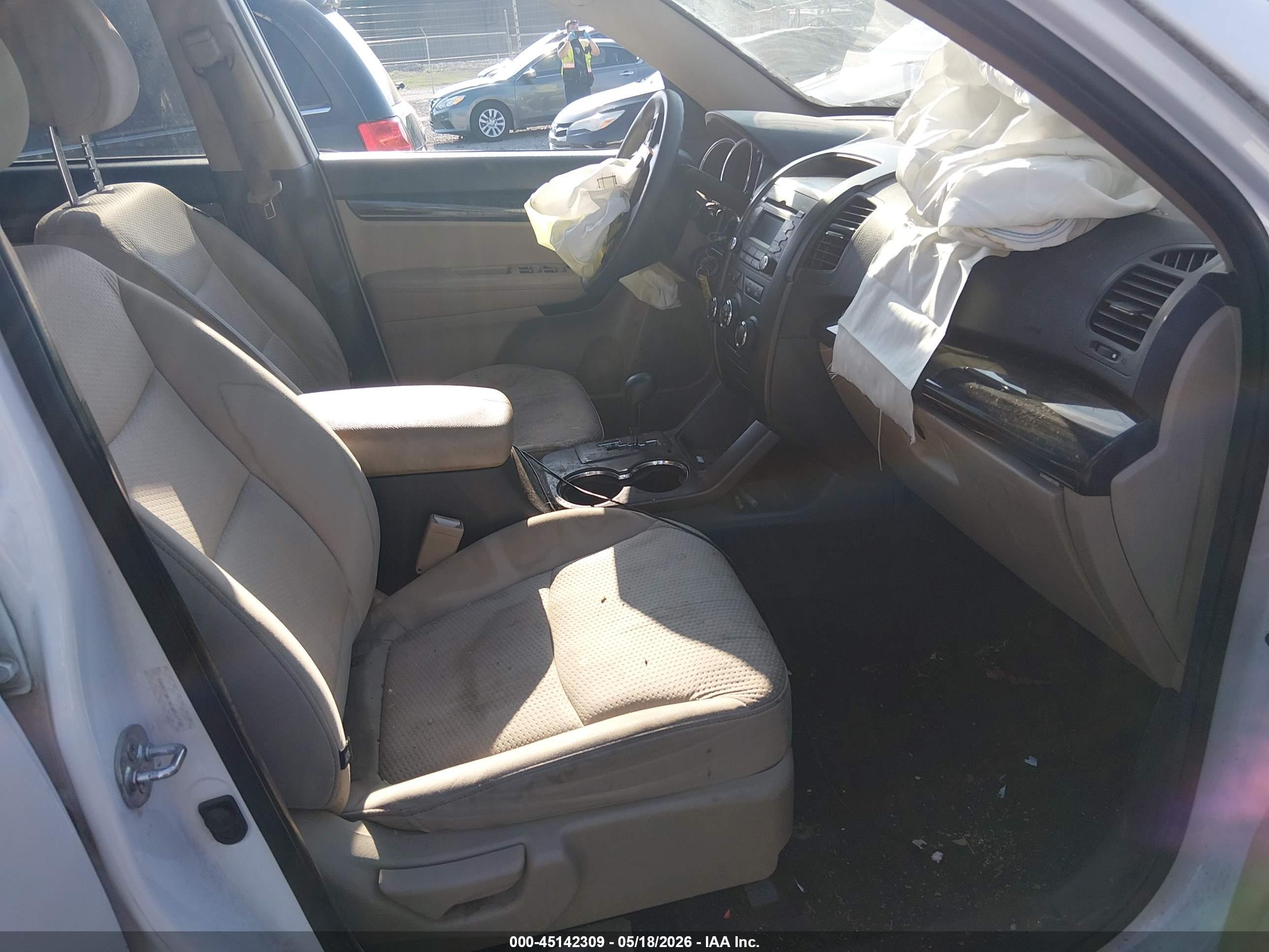 2012 Kia Sorento Lx White vin: 5XYKT3A14CG212732