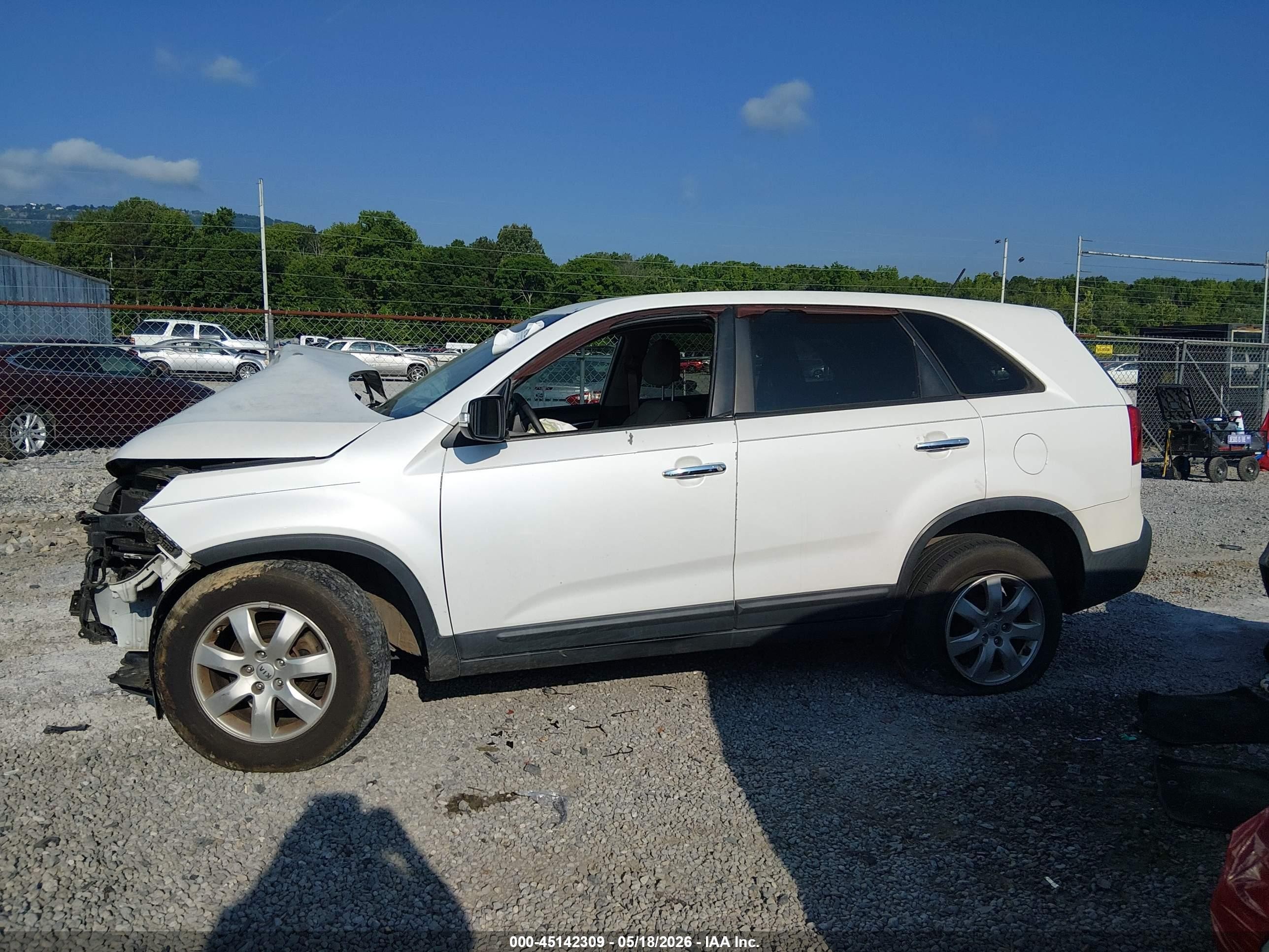 2012 Kia Sorento Lx White vin: 5XYKT3A14CG212732