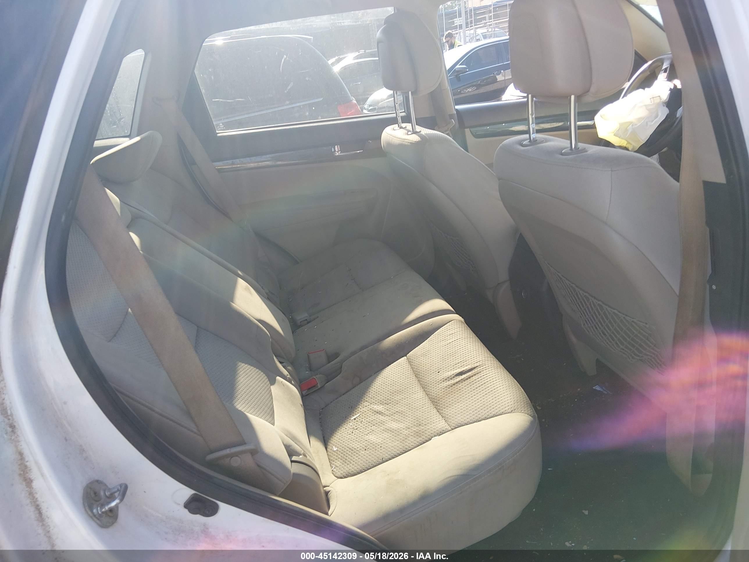 2012 Kia Sorento Lx White vin: 5XYKT3A14CG212732