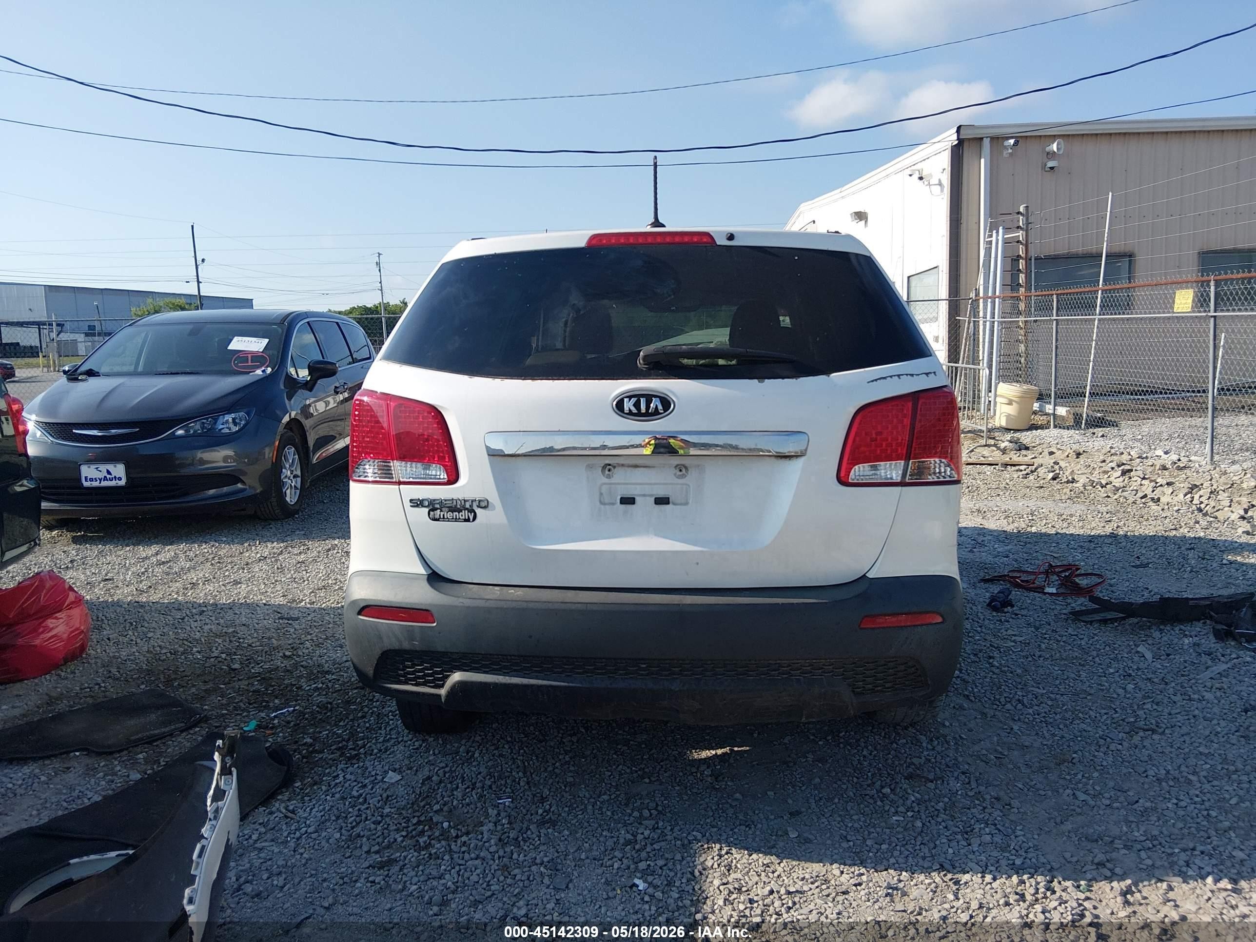 2012 Kia Sorento Lx White vin: 5XYKT3A14CG212732