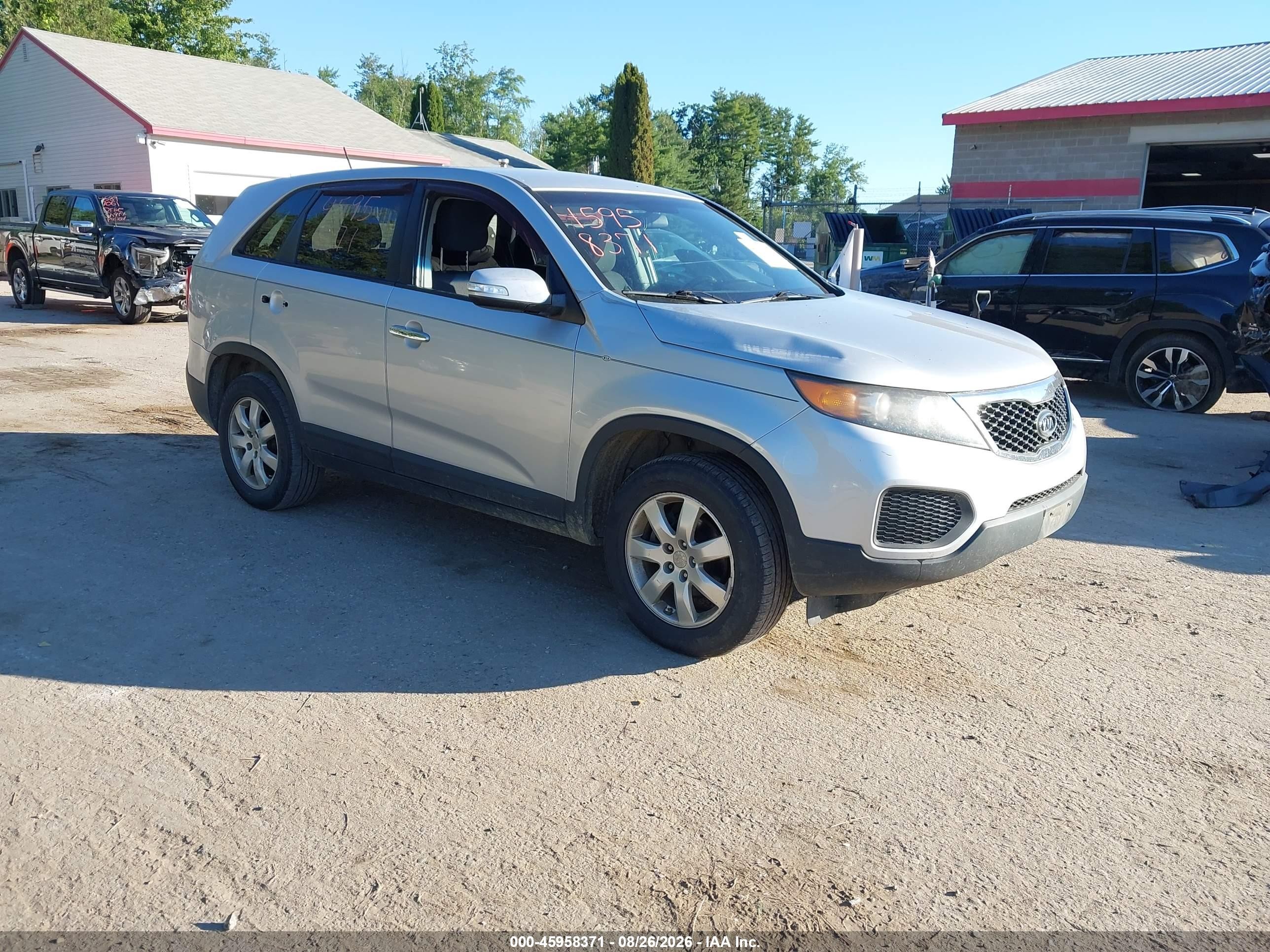 2011 Kia Sorento Lx Silver vin: 5XYKT3A15BG144889