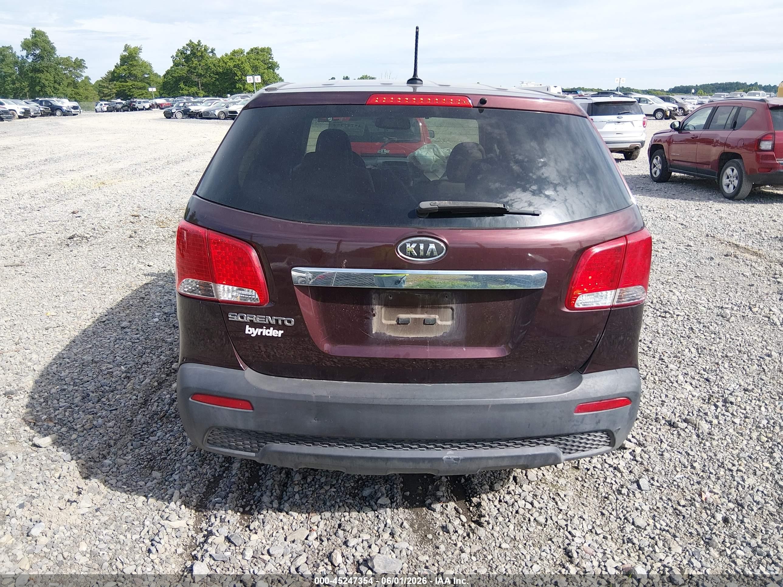 2013 Kia Sorento Lx Maroon vin: 5XYKT3A15DG365895
