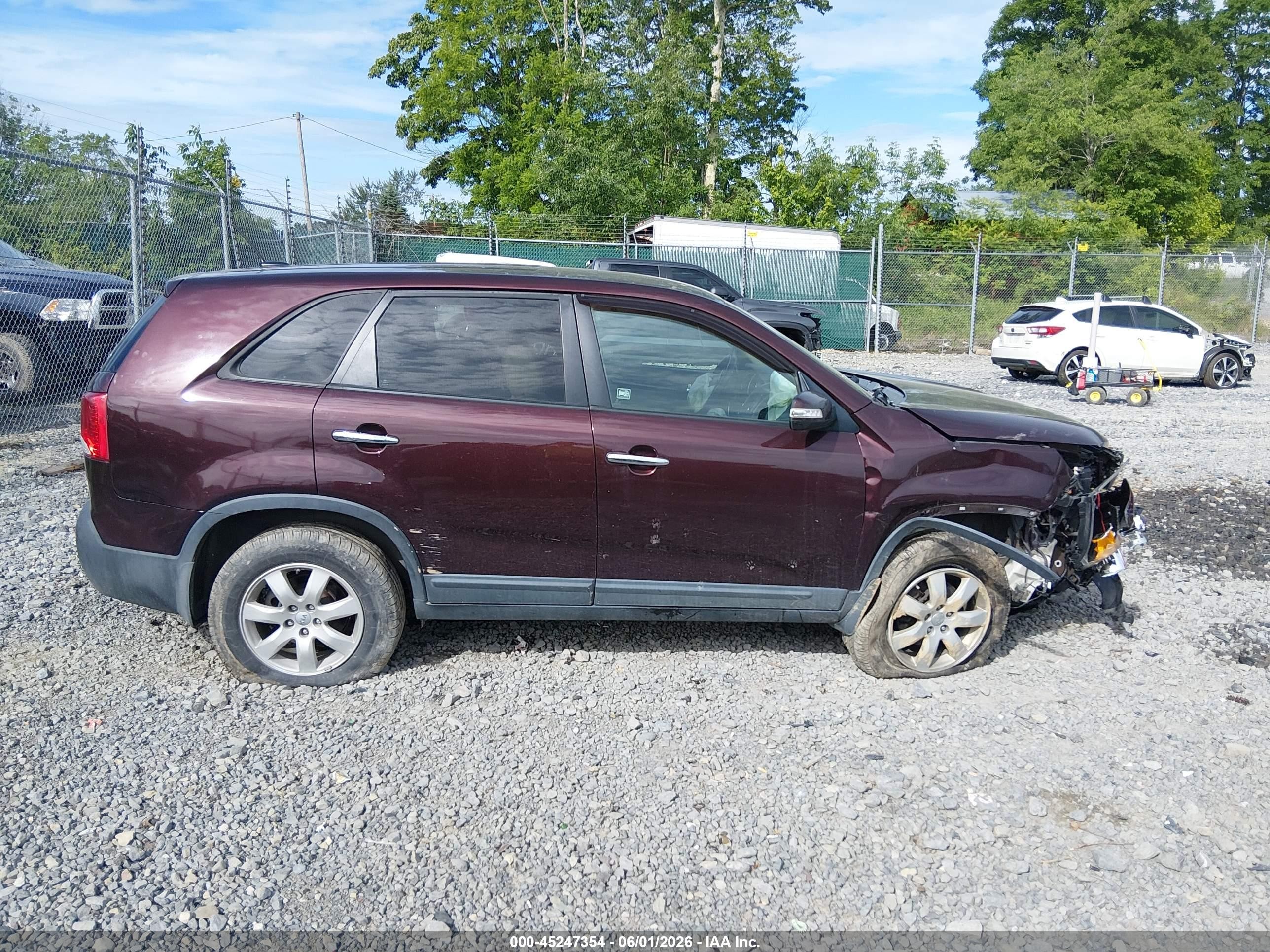 2013 Kia Sorento Lx Maroon vin: 5XYKT3A15DG365895