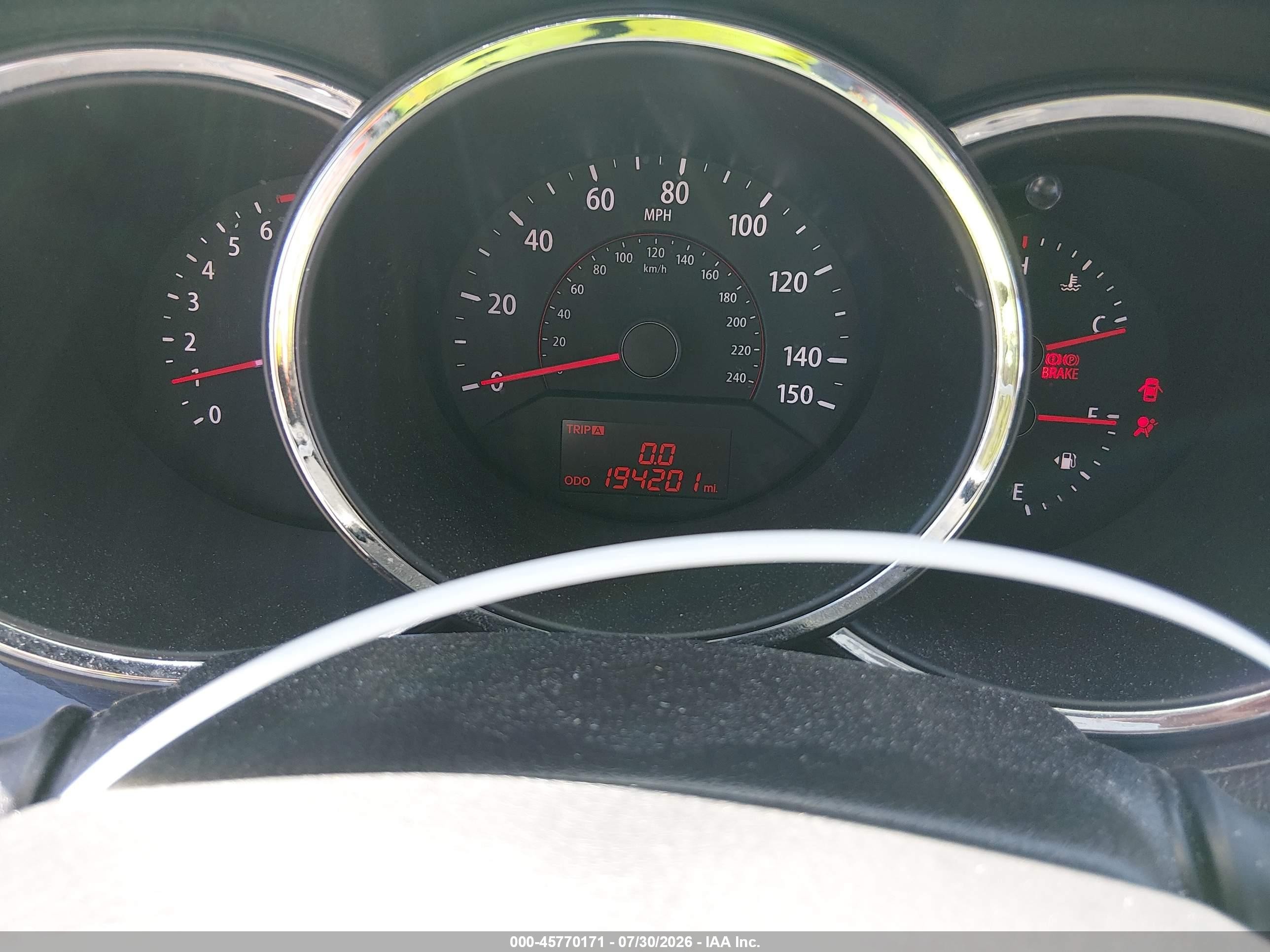 2011 Kia Sorento   Серебряный vin: 5XYKT3A16BG023031
