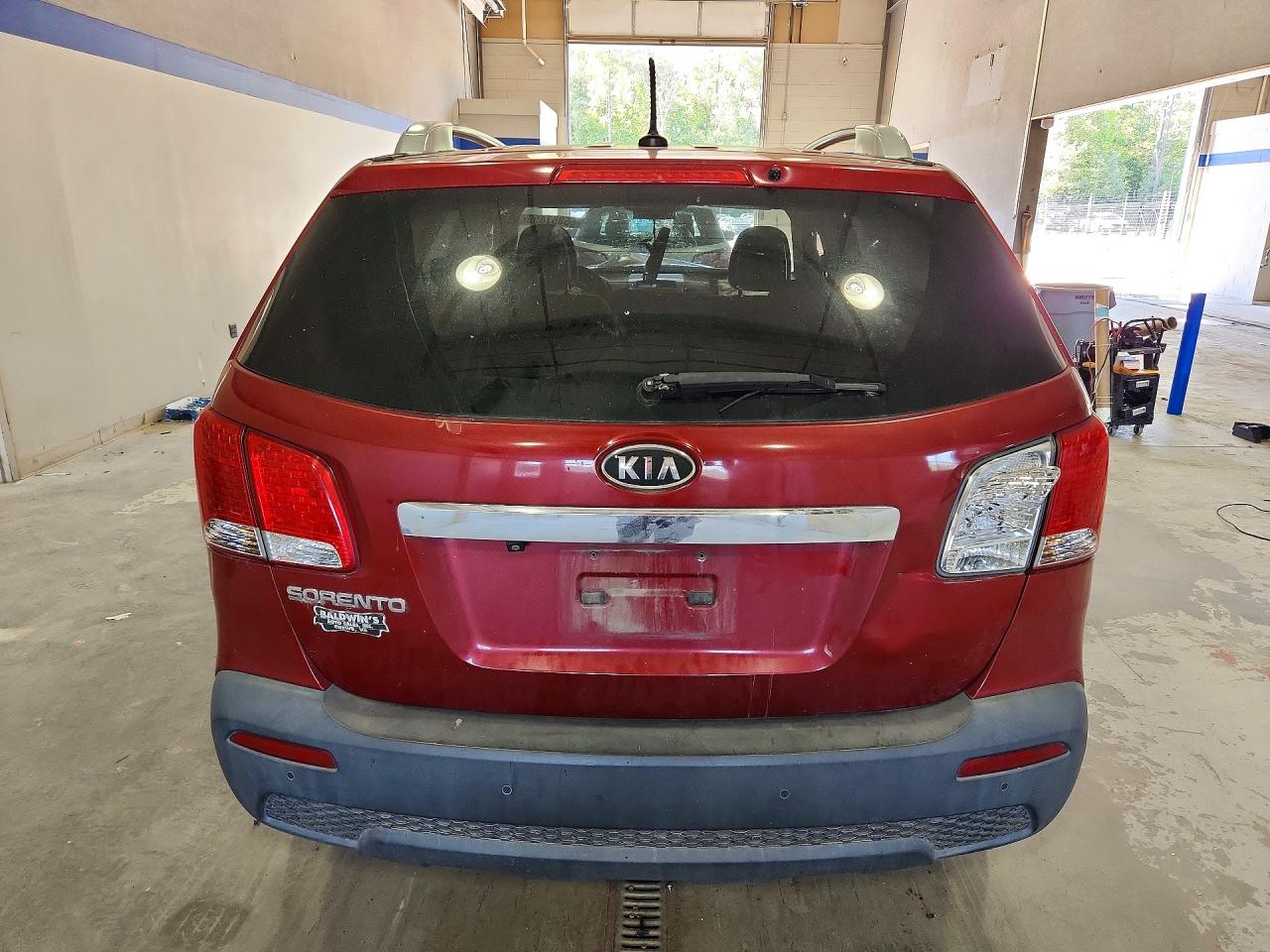 2011 Kia Sorento Lx Burgundy vin: 5XYKT3A16BG044008