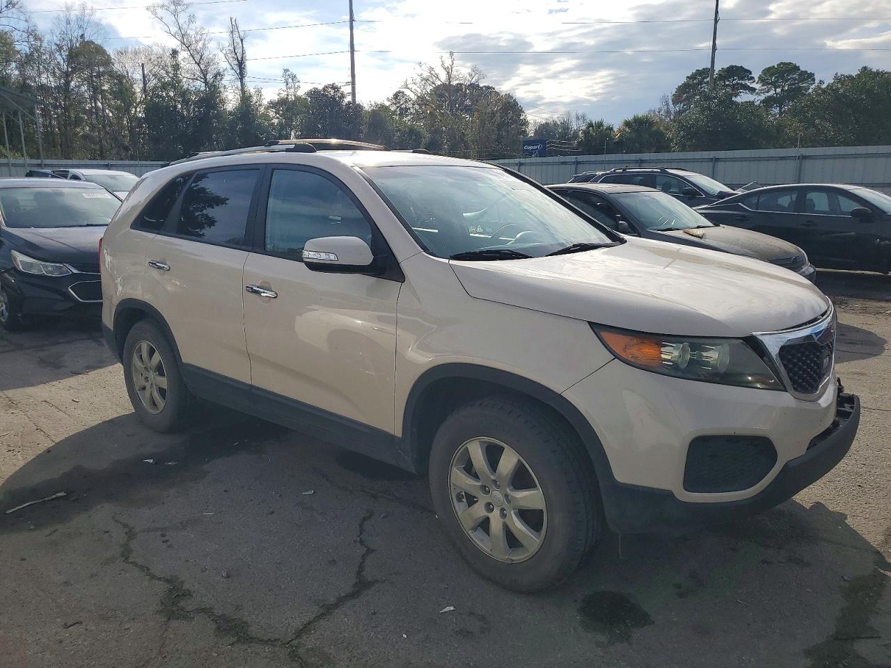2011 Kia Sorento Lx Tan vin: 5XYKT3A16BG045482