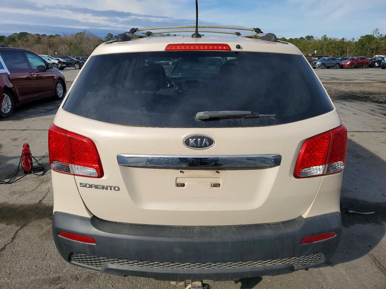 2011 Kia Sorento Lx Tan vin: 5XYKT3A16BG045482