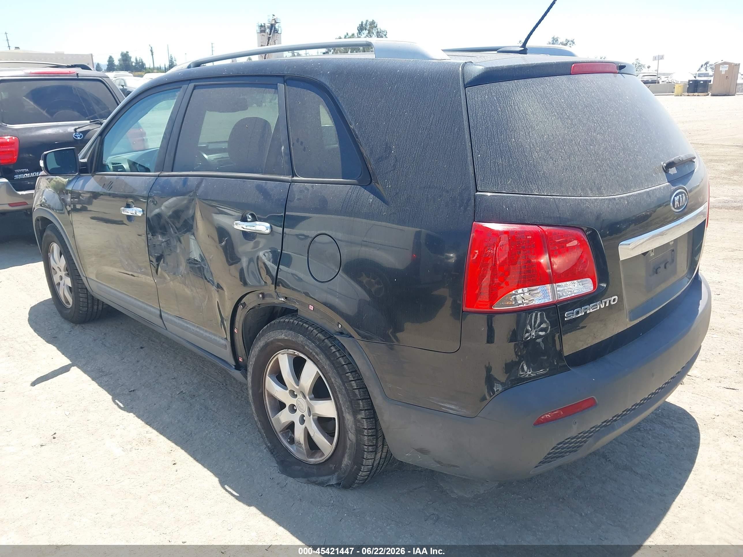 2011 Kia Sorento Lx Черный vin: 5XYKT3A16BG170935