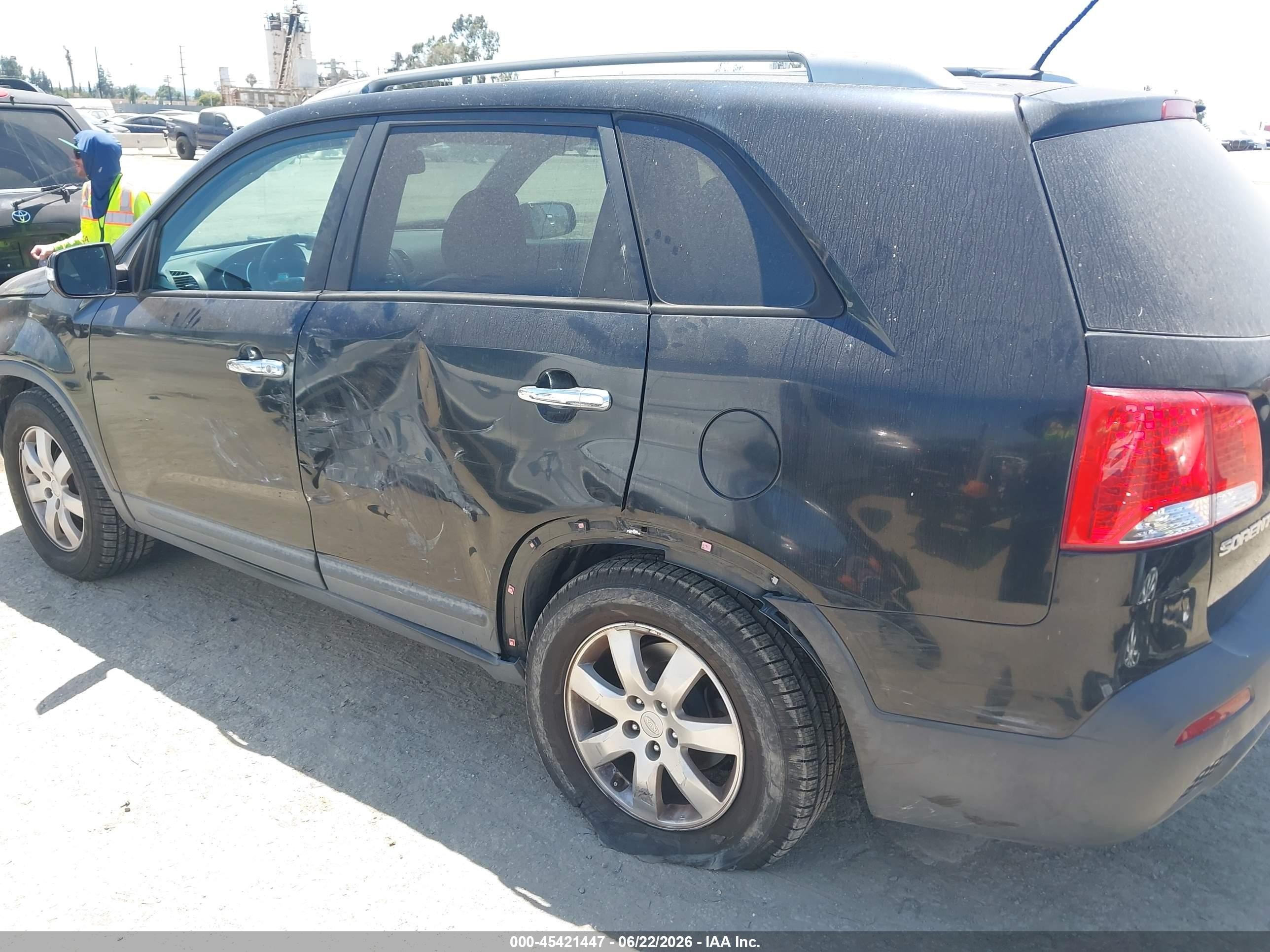 2011 Kia Sorento Lx Черный vin: 5XYKT3A16BG170935