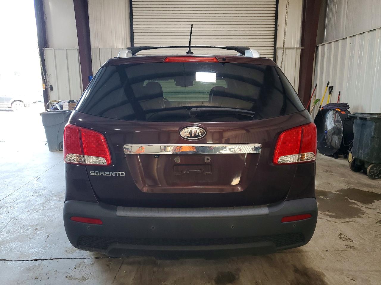 2011 Kia Sorento Lx Burgundy vin: 5XYKT3A16BG185774