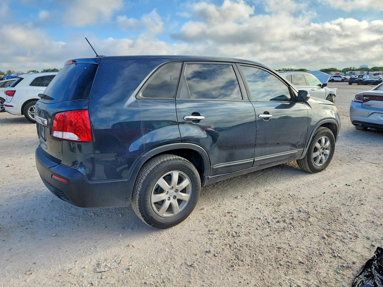 2013 Kia Sorento Lx Black vin: 5XYKT3A16DG378090