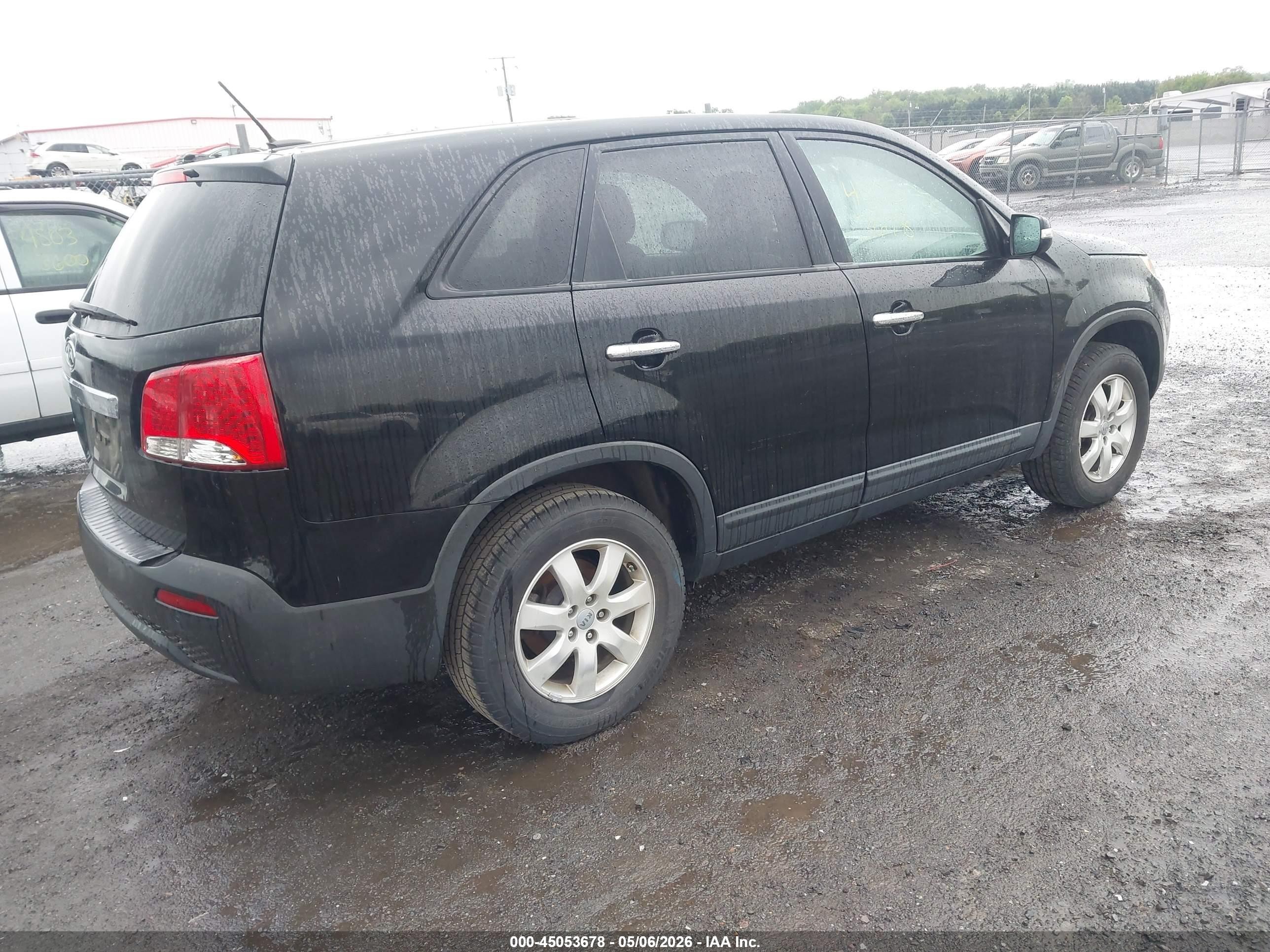 2013 Kia Sorento Lx Черный vin: 5XYKT3A16DG416479