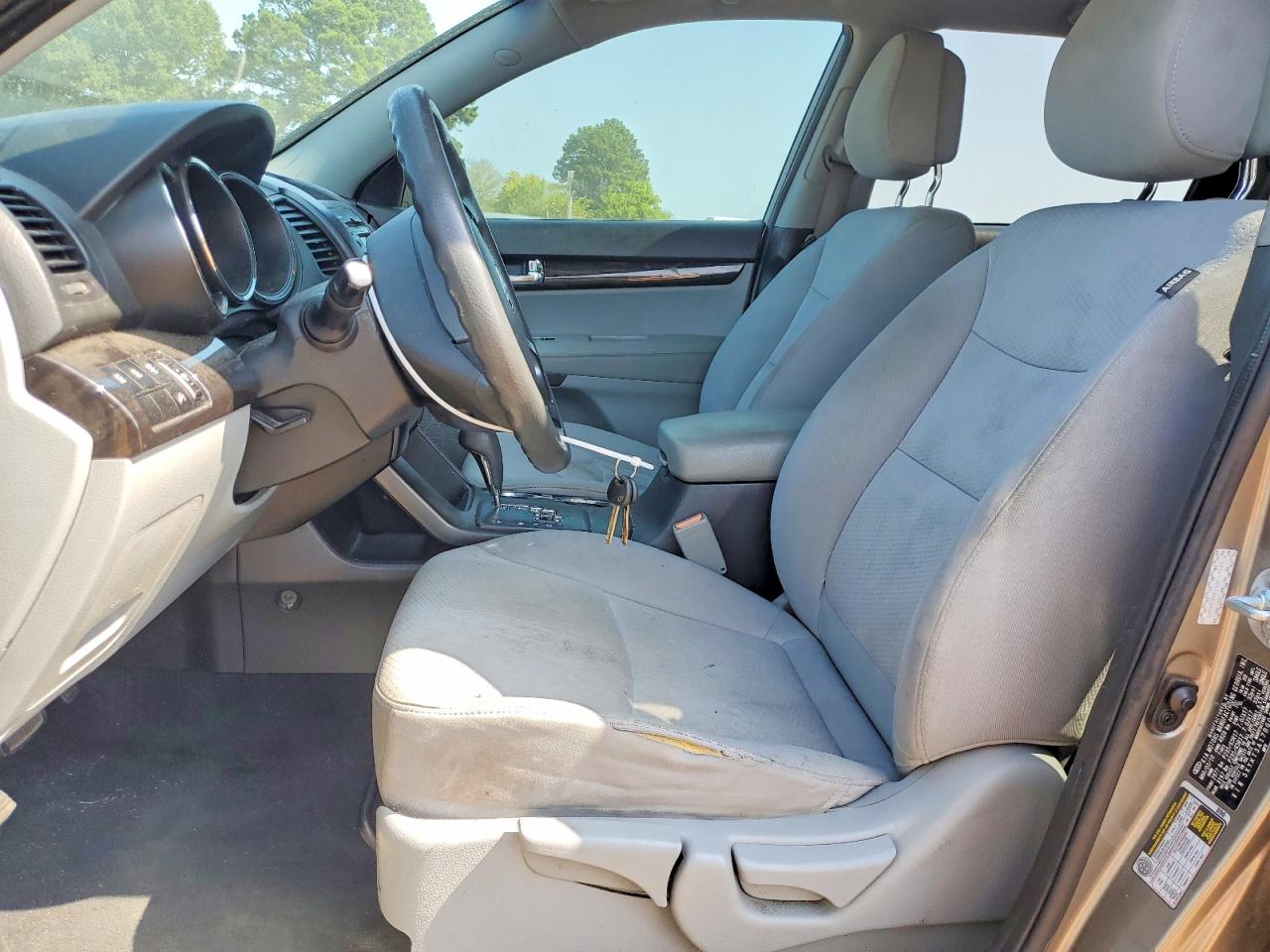 2011 Kia Sorento Lx Серый vin: 5XYKT3A17BG034815