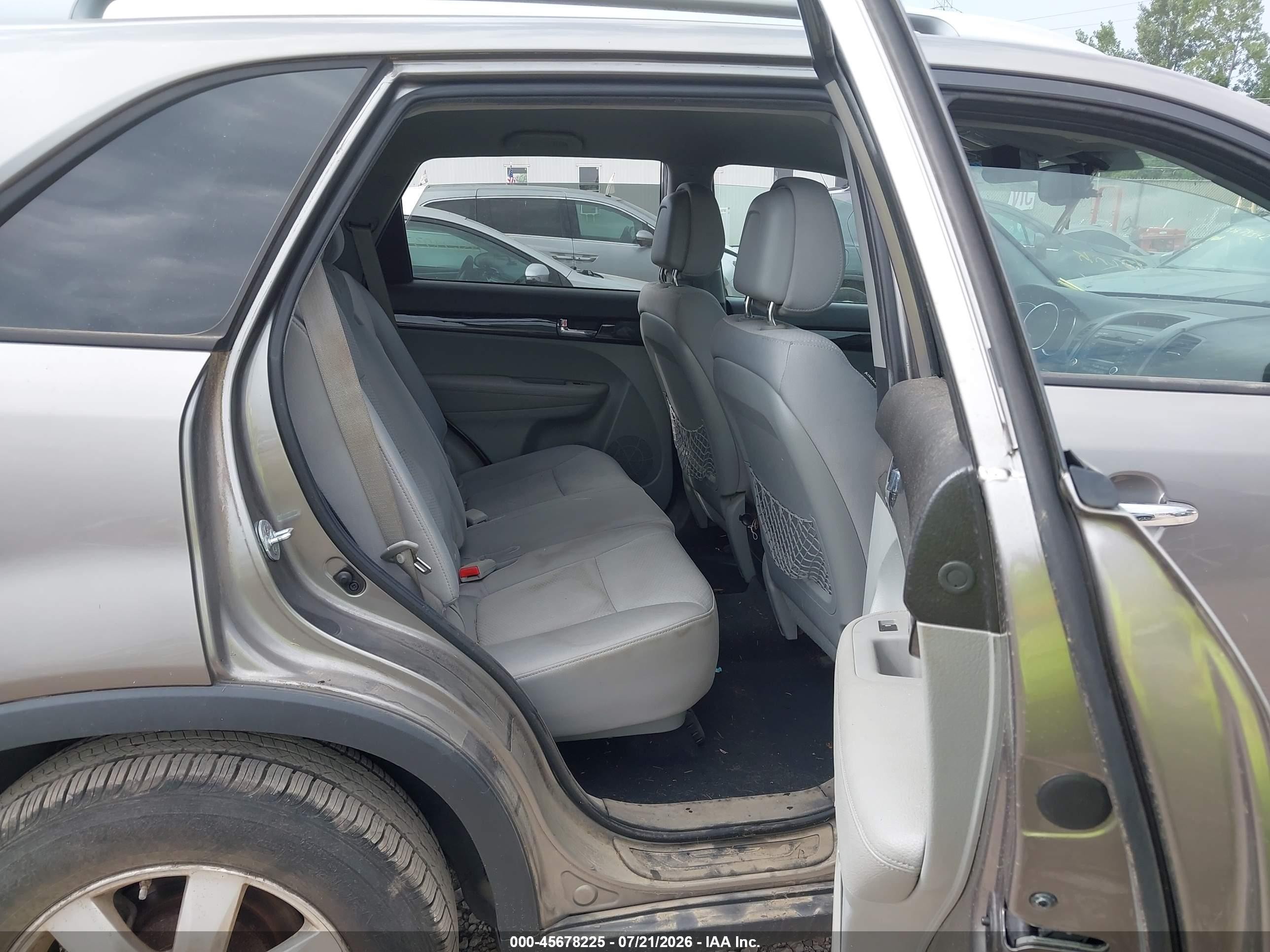 2011 Kia Sorento Lx Gray vin: 5XYKT3A17BG040775