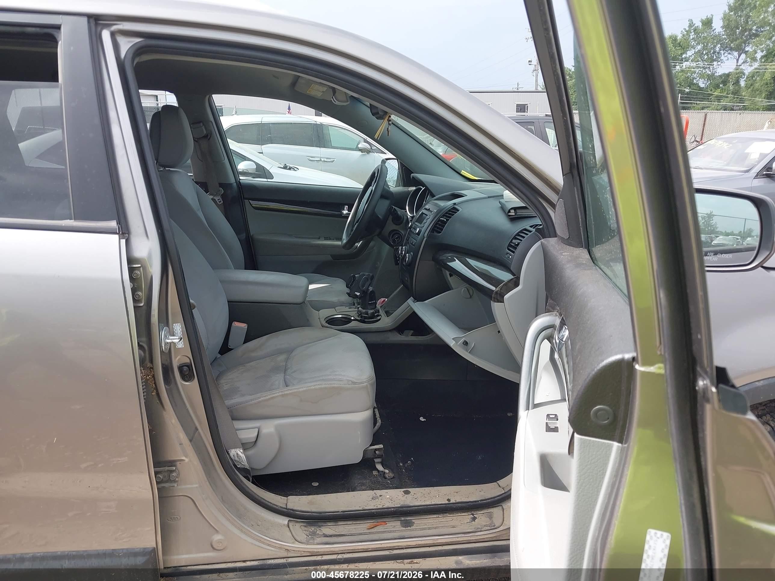 2011 Kia Sorento Lx Gray vin: 5XYKT3A17BG040775