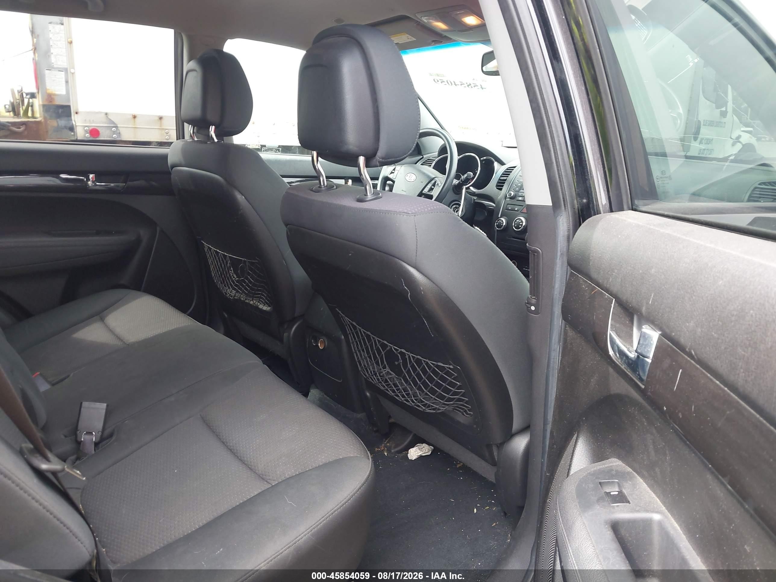 2011 Kia Sorento Lx Black vin: 5XYKT3A17BG049136