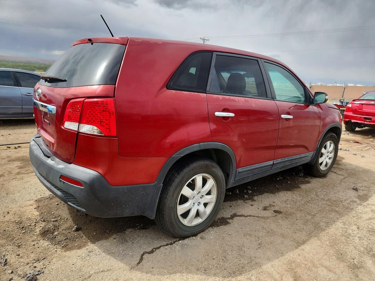 2011 Kia Sorento Lx Red vin: 5XYKT3A17BG074506