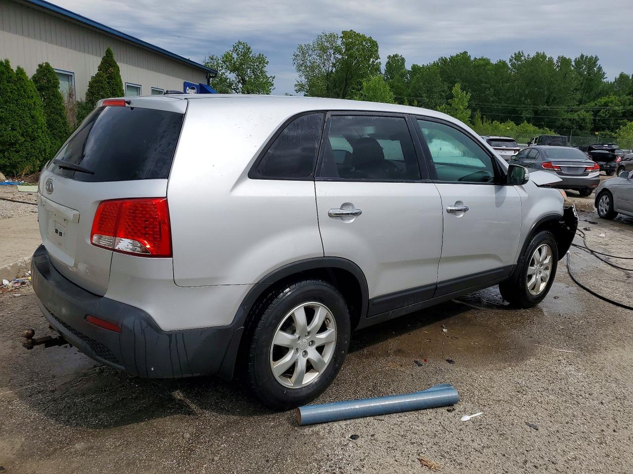 2011 Kia Sorento Lx Silver vin: 5XYKT3A17BG102773