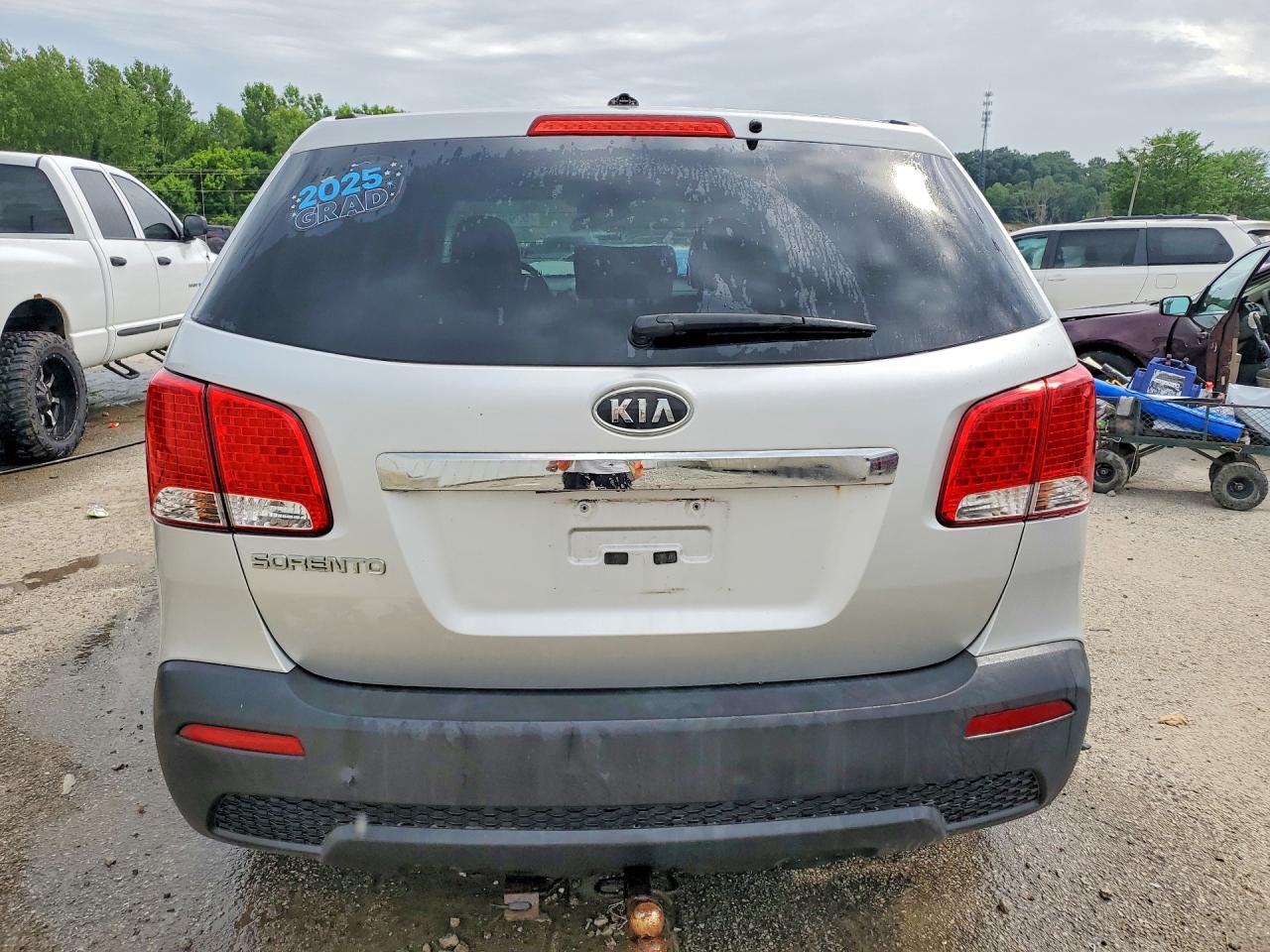 2011 Kia Sorento Lx Silver vin: 5XYKT3A17BG102773