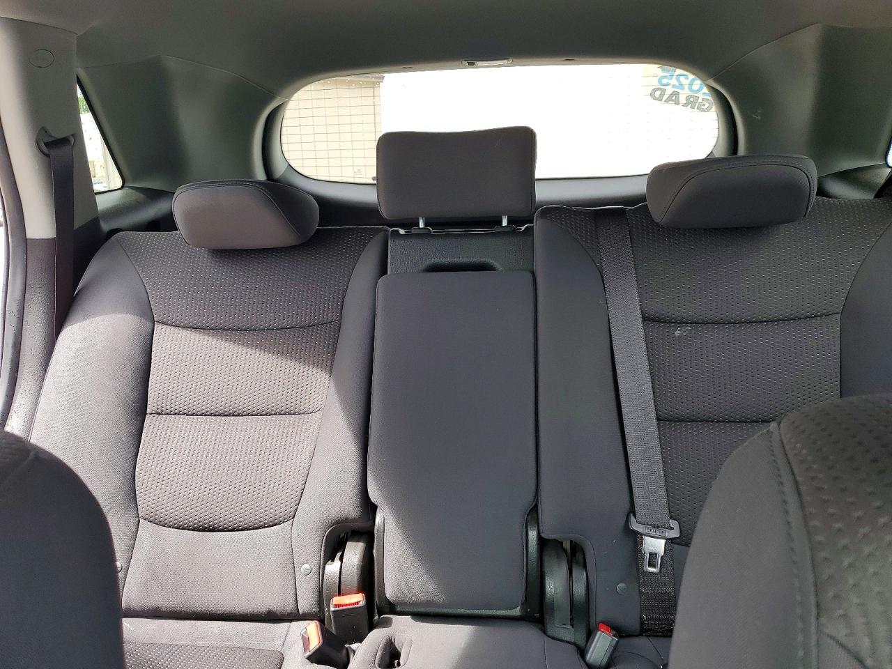 2011 Kia Sorento Lx Silver vin: 5XYKT3A17BG102773