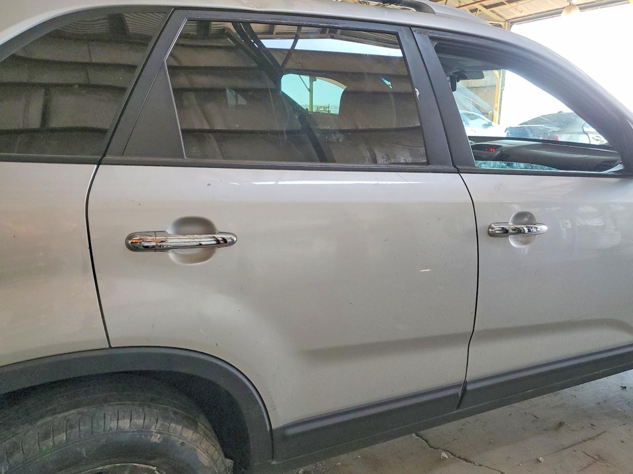 2011 Kia Sorento Gray vin: 5XYKT3A17BG126930