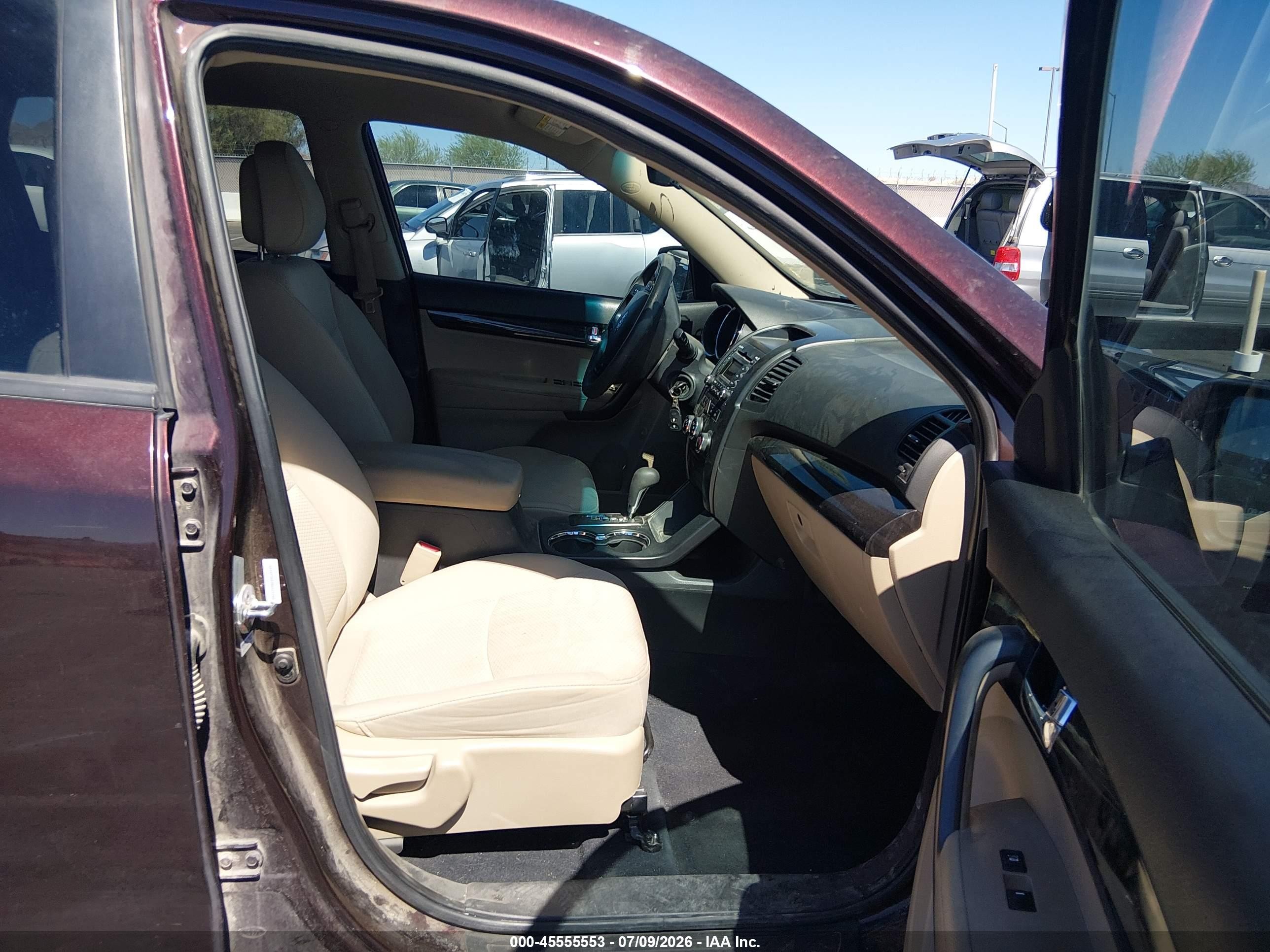 2011 Kia Sorento Lx Red vin: 5XYKT3A17BG127740