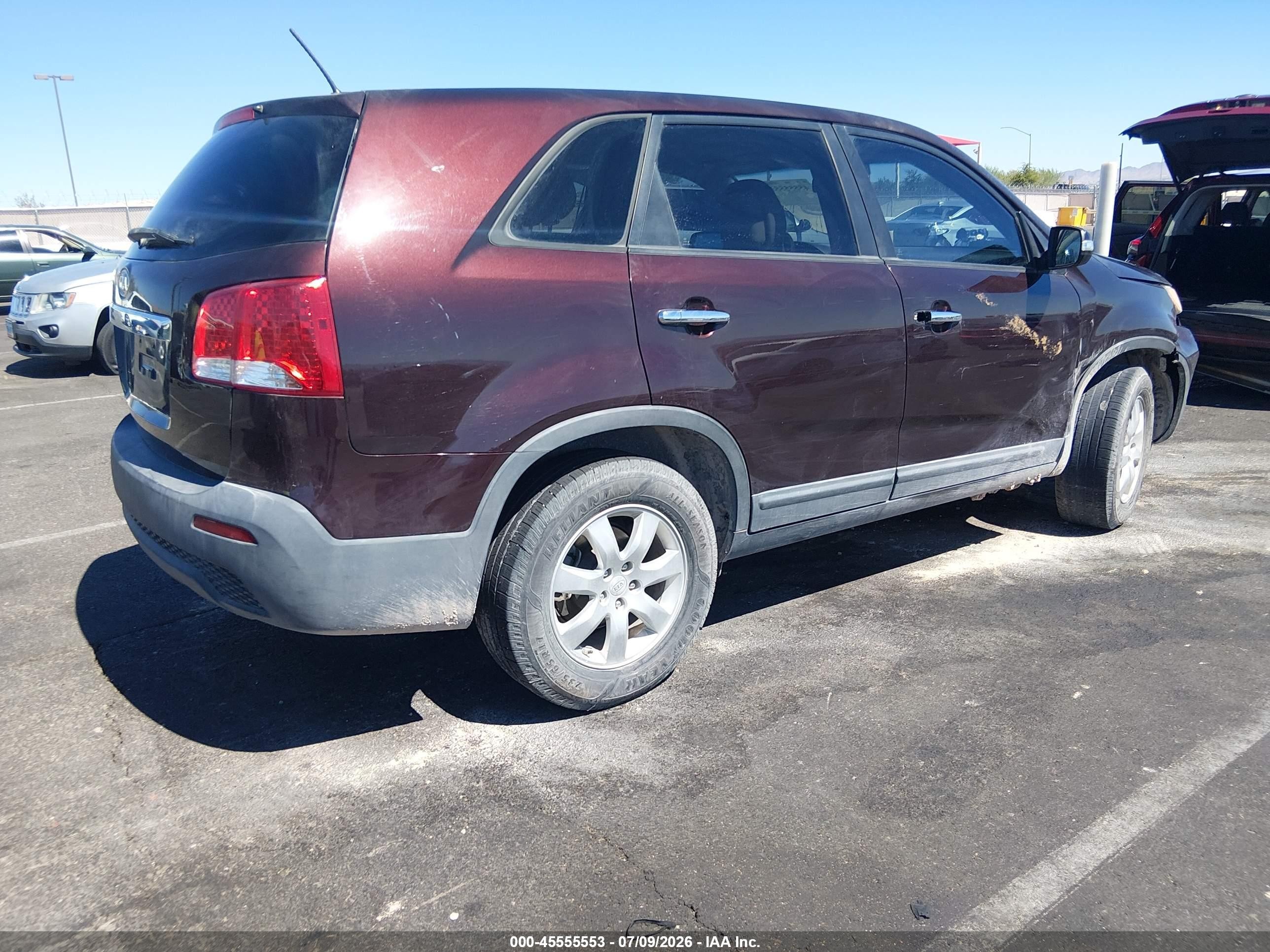 2011 Kia Sorento Lx Red vin: 5XYKT3A17BG127740