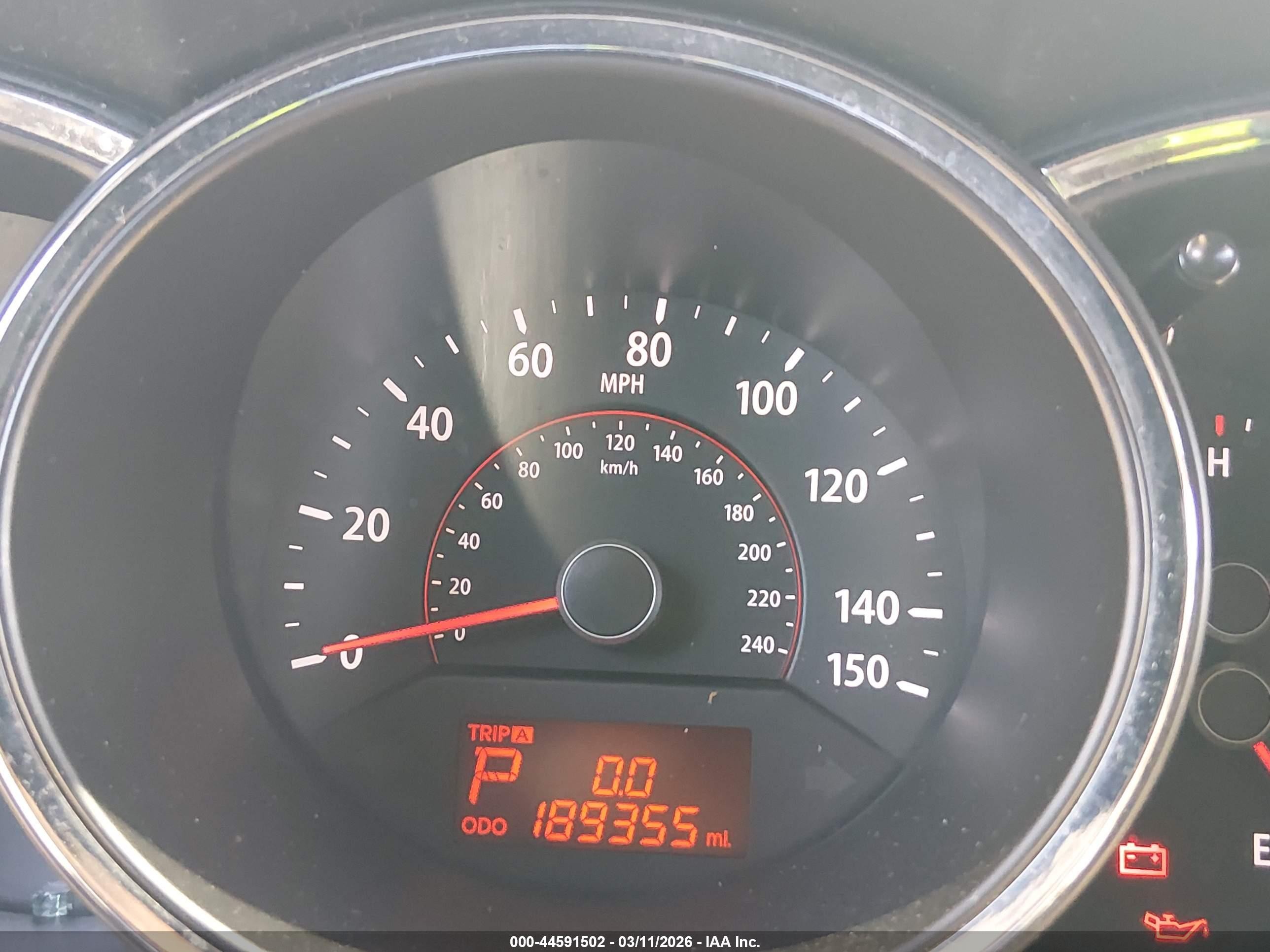 2011 Kia Sorento Lx White vin: 5XYKT3A17BG128015