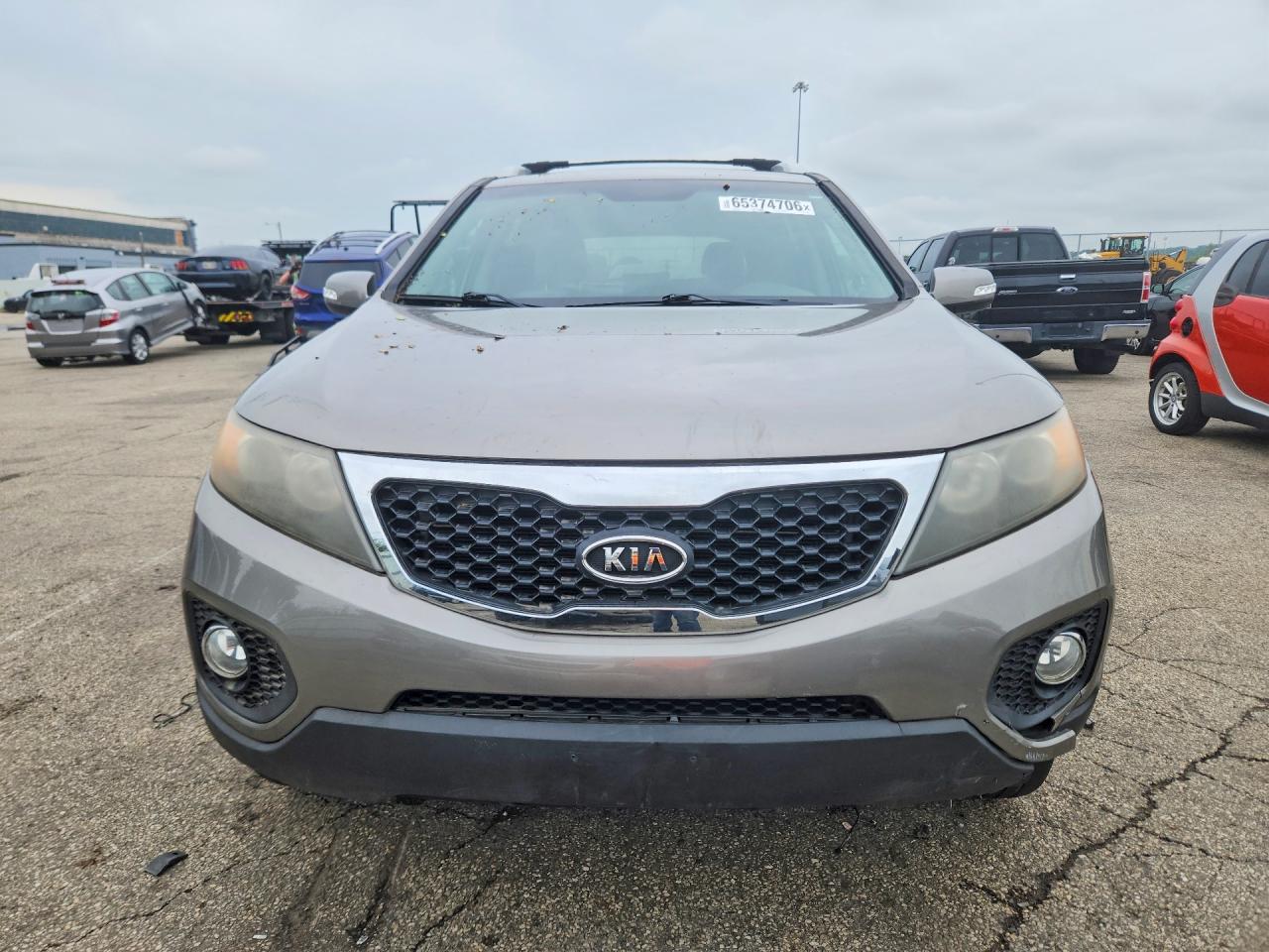 2011 Kia Sorento Lx Серый vin: 5XYKT3A17BG171365