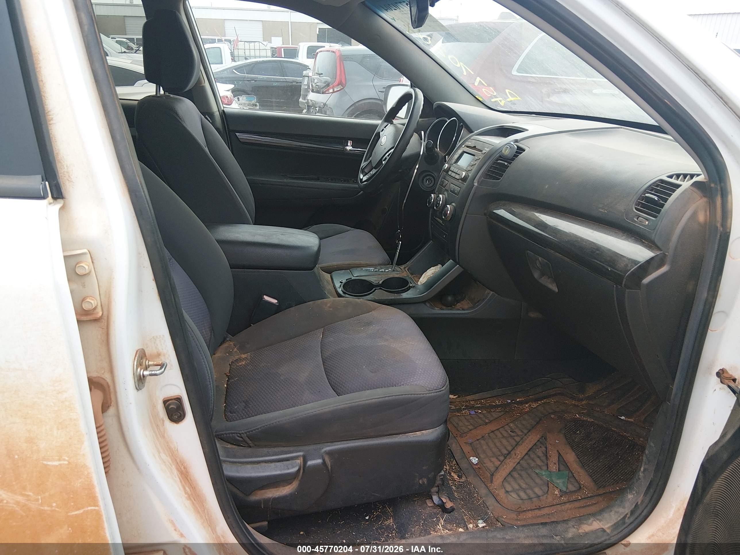 2011 Kia Sorento Lx Белый vin: 5XYKT3A17BG181197