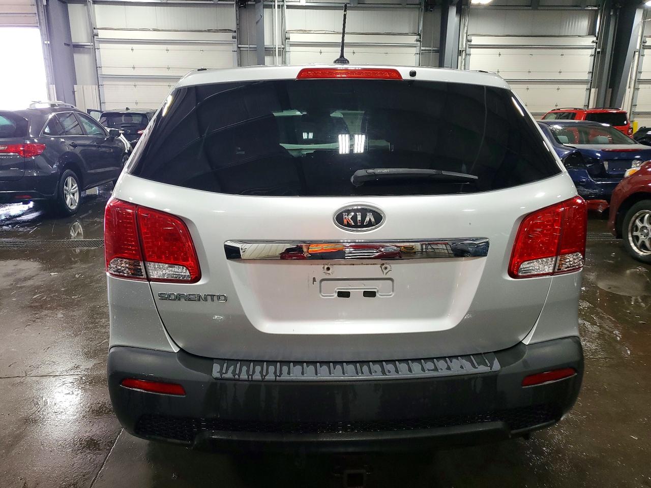 2012 Kia Sorento Lx Silver vin: 5XYKT3A17CG246843