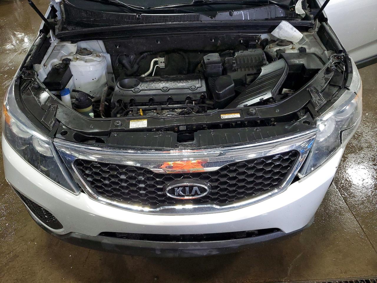 2012 Kia Sorento Lx Silver vin: 5XYKT3A17CG246843