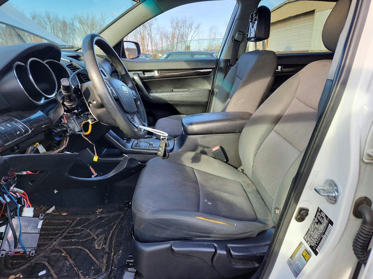 2013 Kia Sorento Lx White vin: 5XYKT3A17DG324118