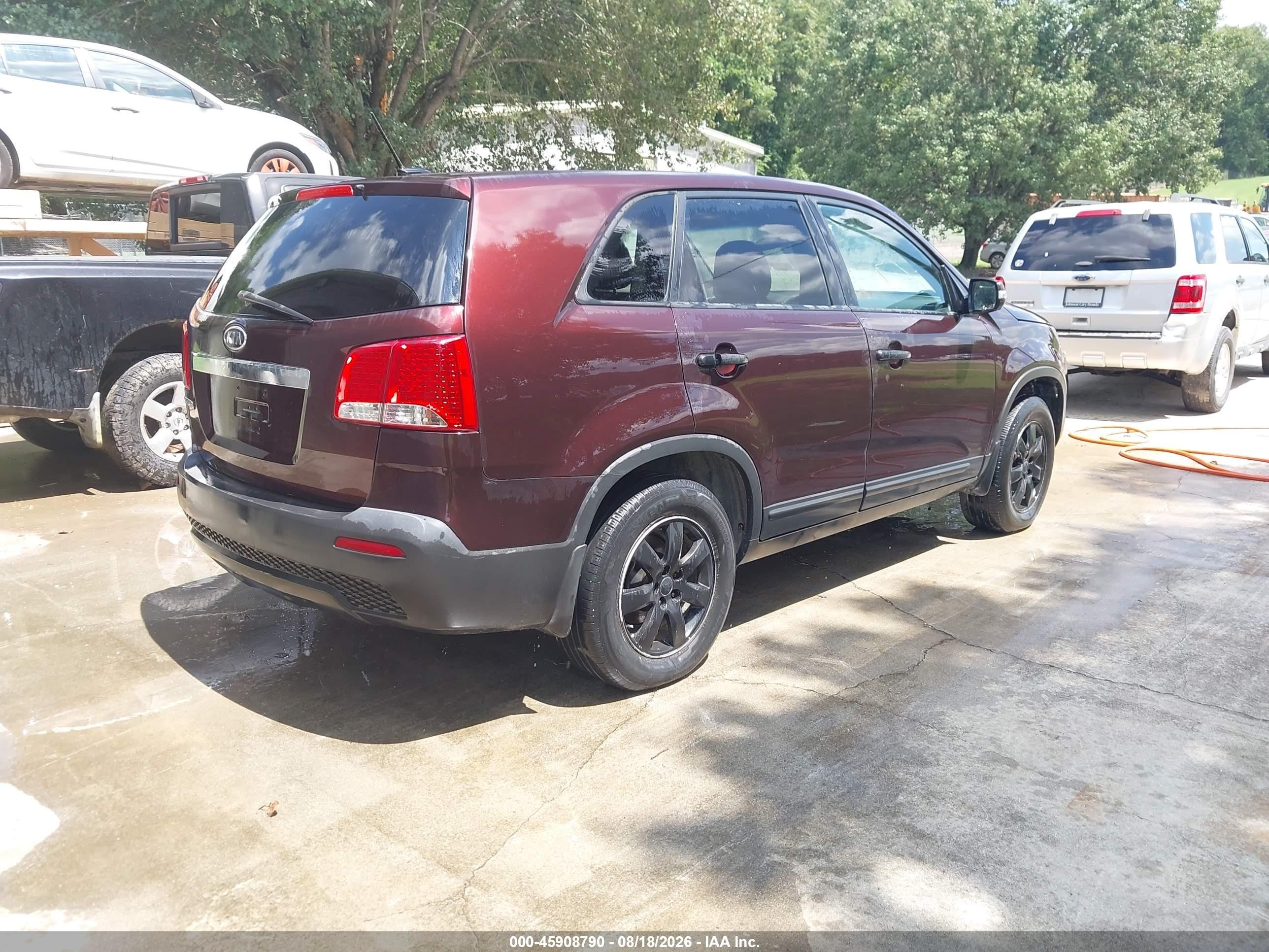 2013 Kia Sorento Lx Maroon vin: 5XYKT3A17DG361931