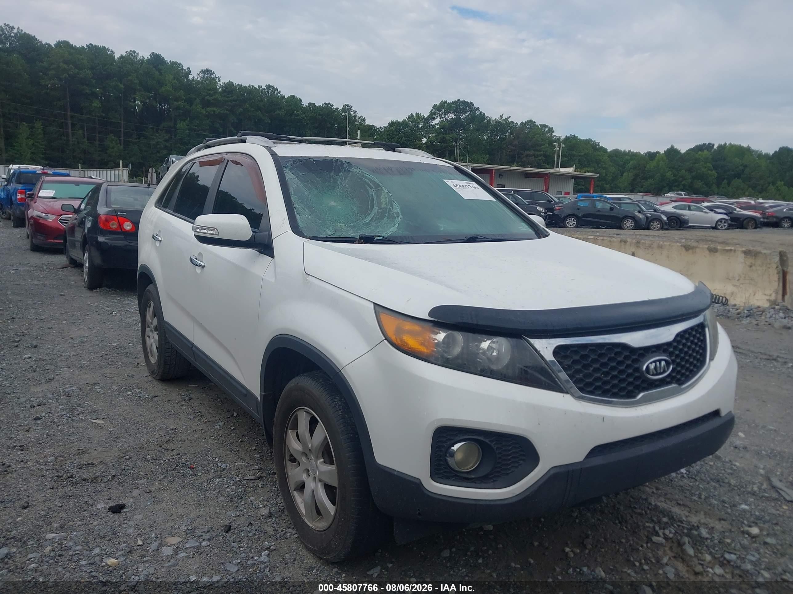 2011 Kia Sorento Lx White vin: 5XYKT3A18BG033074