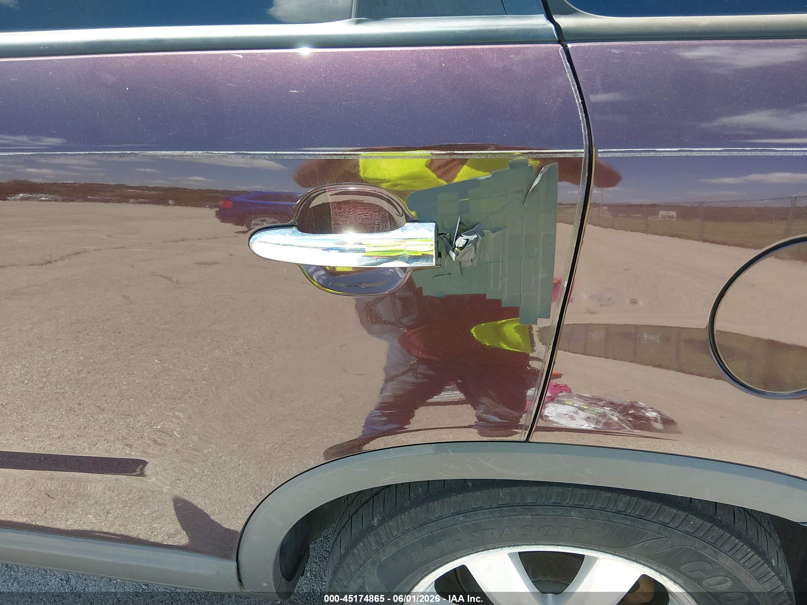 2011 Kia Sorento Lx Burgundy vin: 5XYKT3A18BG070495
