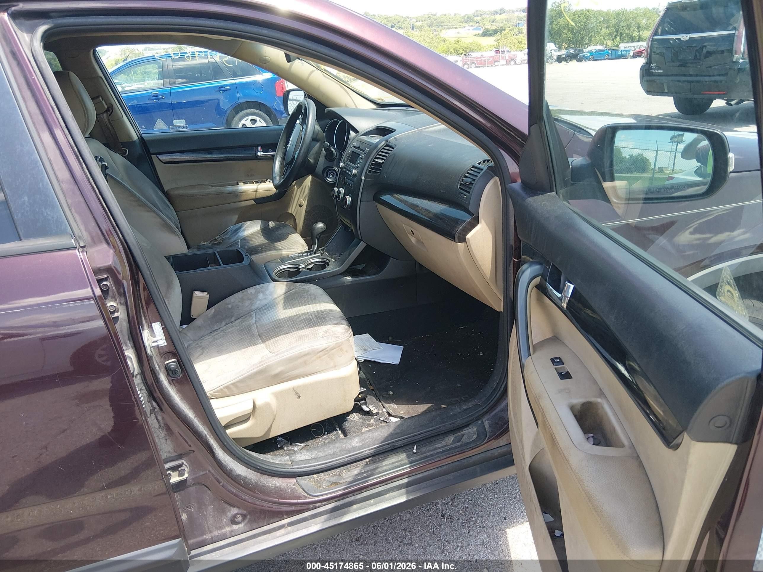 2011 Kia Sorento Lx Burgundy vin: 5XYKT3A18BG070495