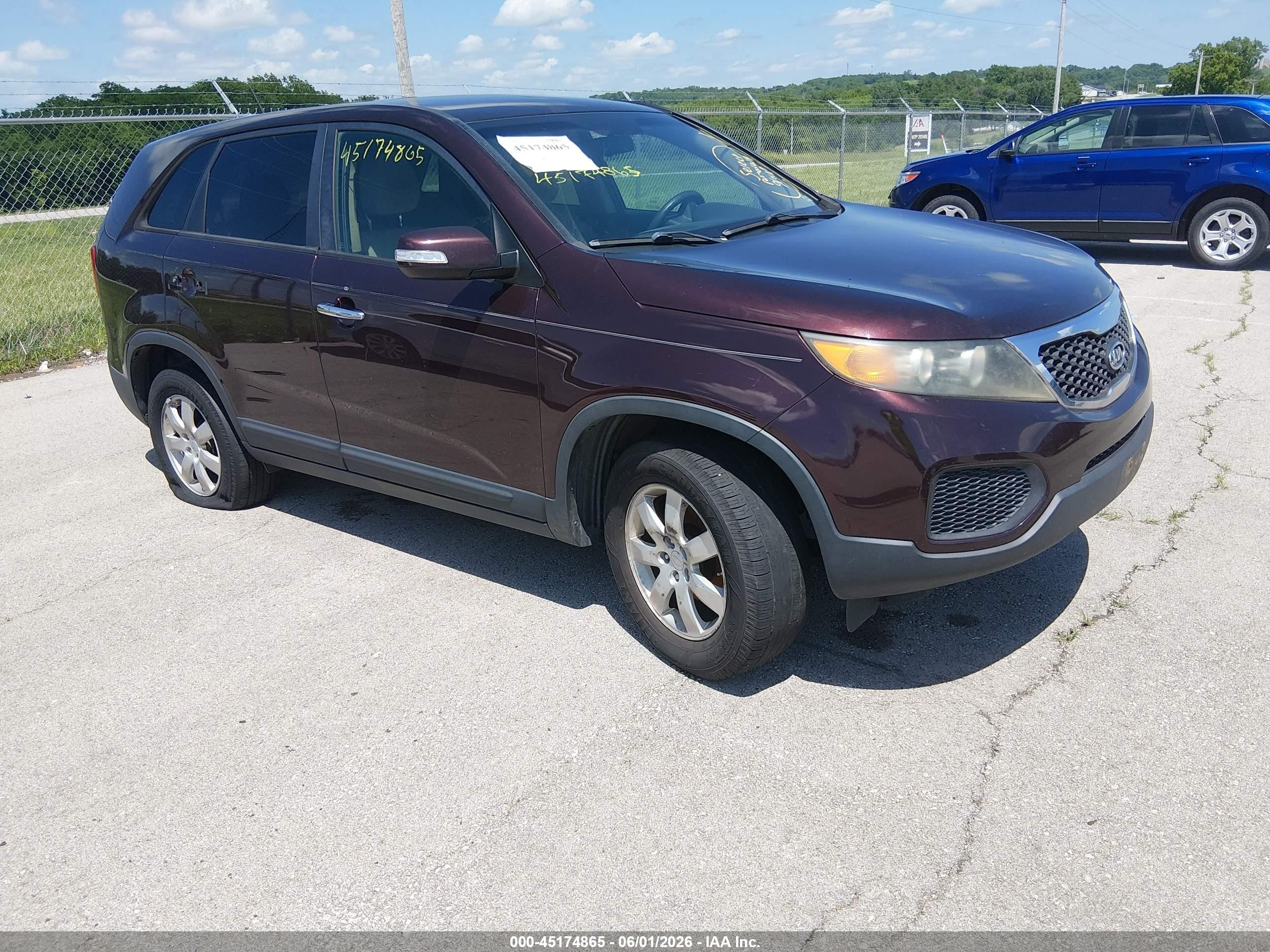 2011 Kia Sorento Lx Burgundy vin: 5XYKT3A18BG070495