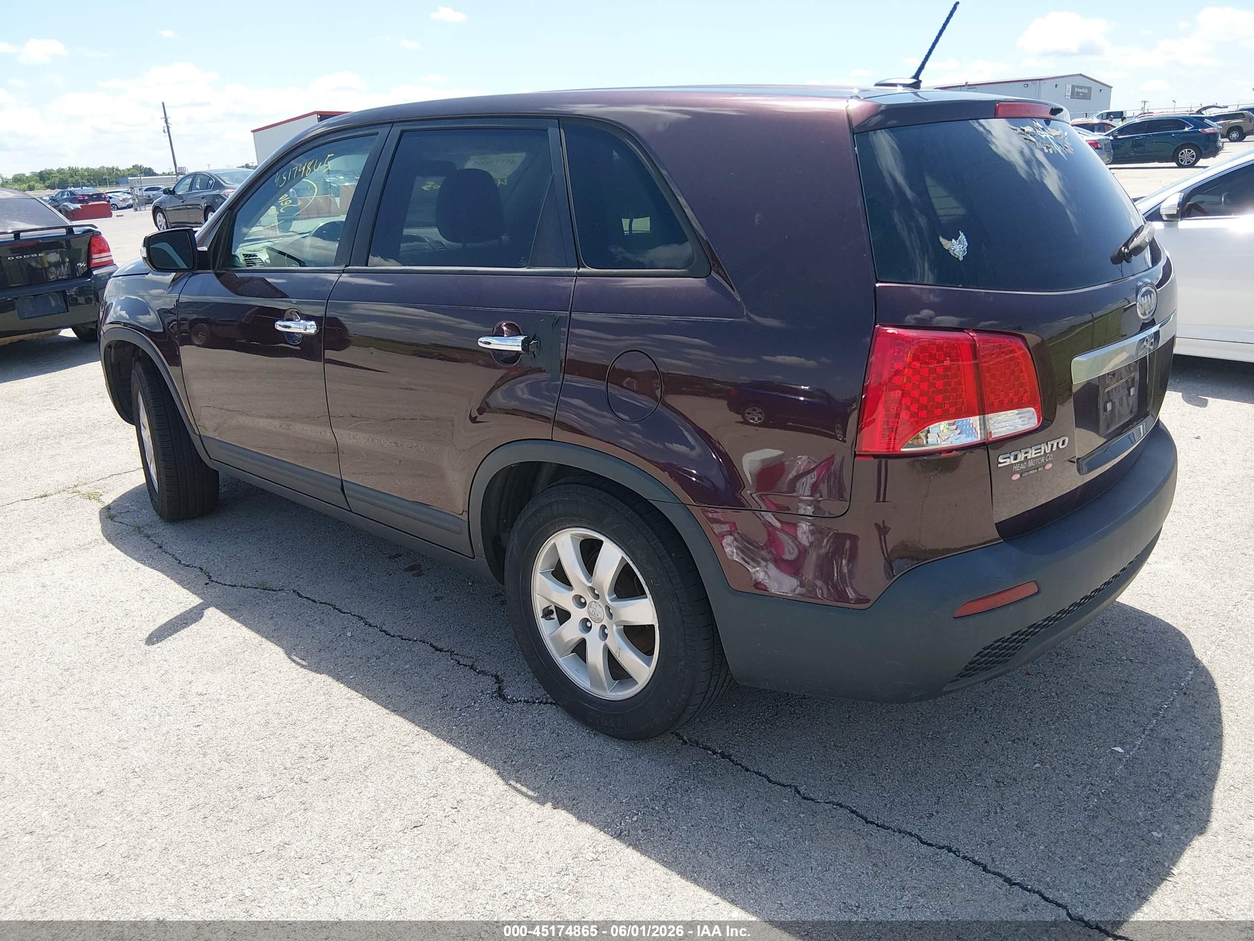 2011 Kia Sorento Lx Burgundy vin: 5XYKT3A18BG070495