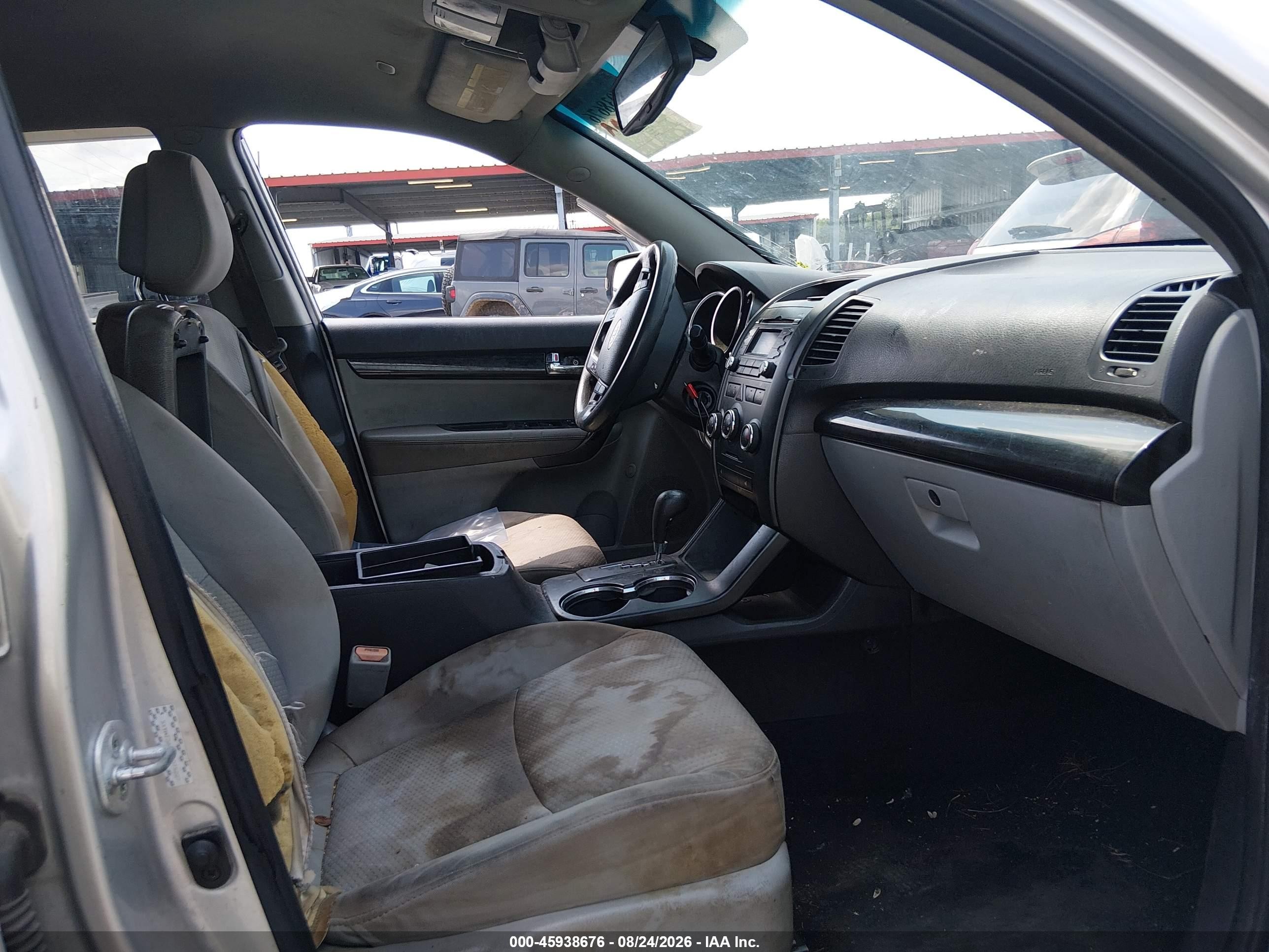 2011 Kia Sorento Lx Silver vin: 5XYKT3A18BG075227