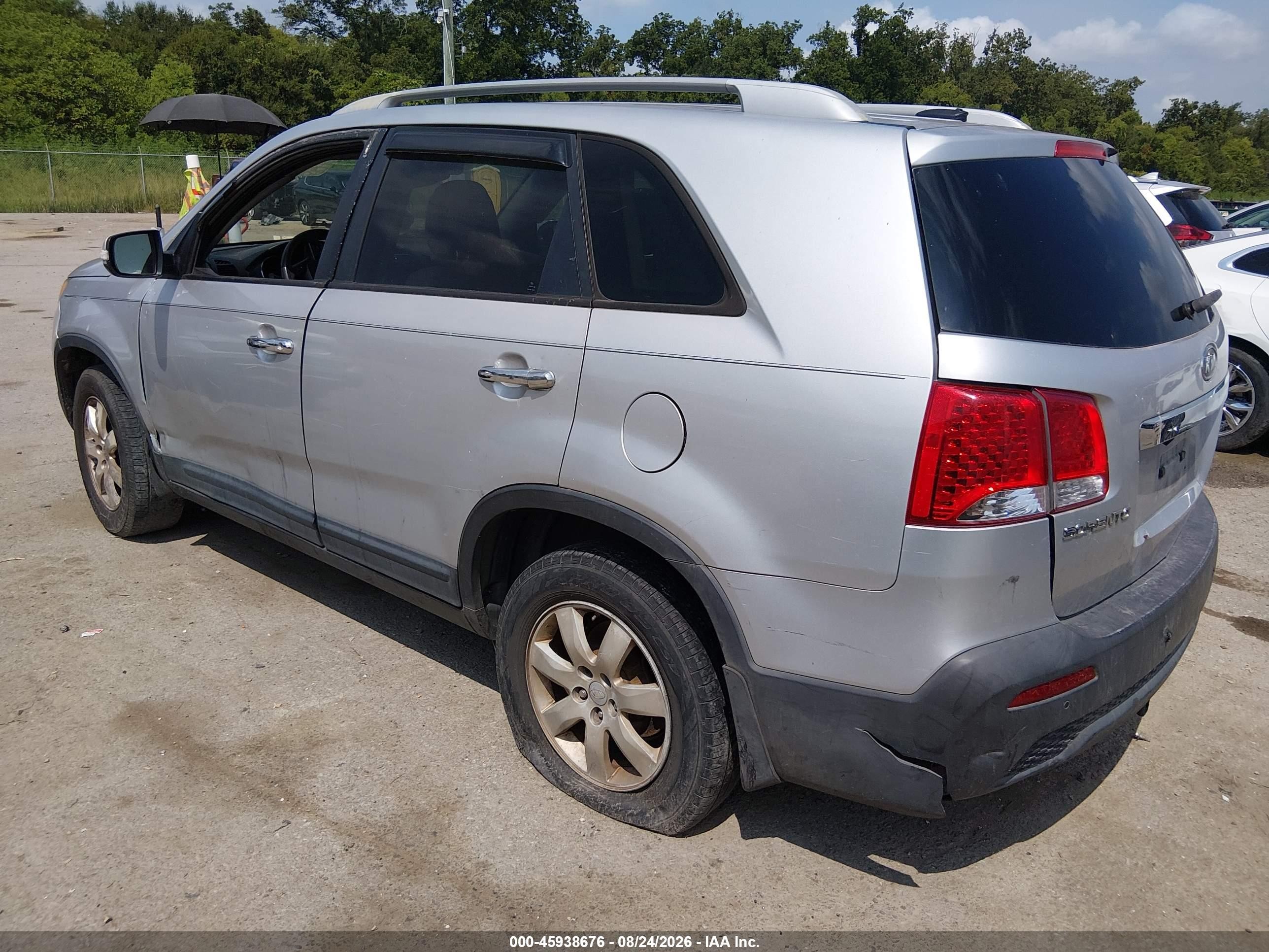 2011 Kia Sorento Lx Silver vin: 5XYKT3A18BG075227