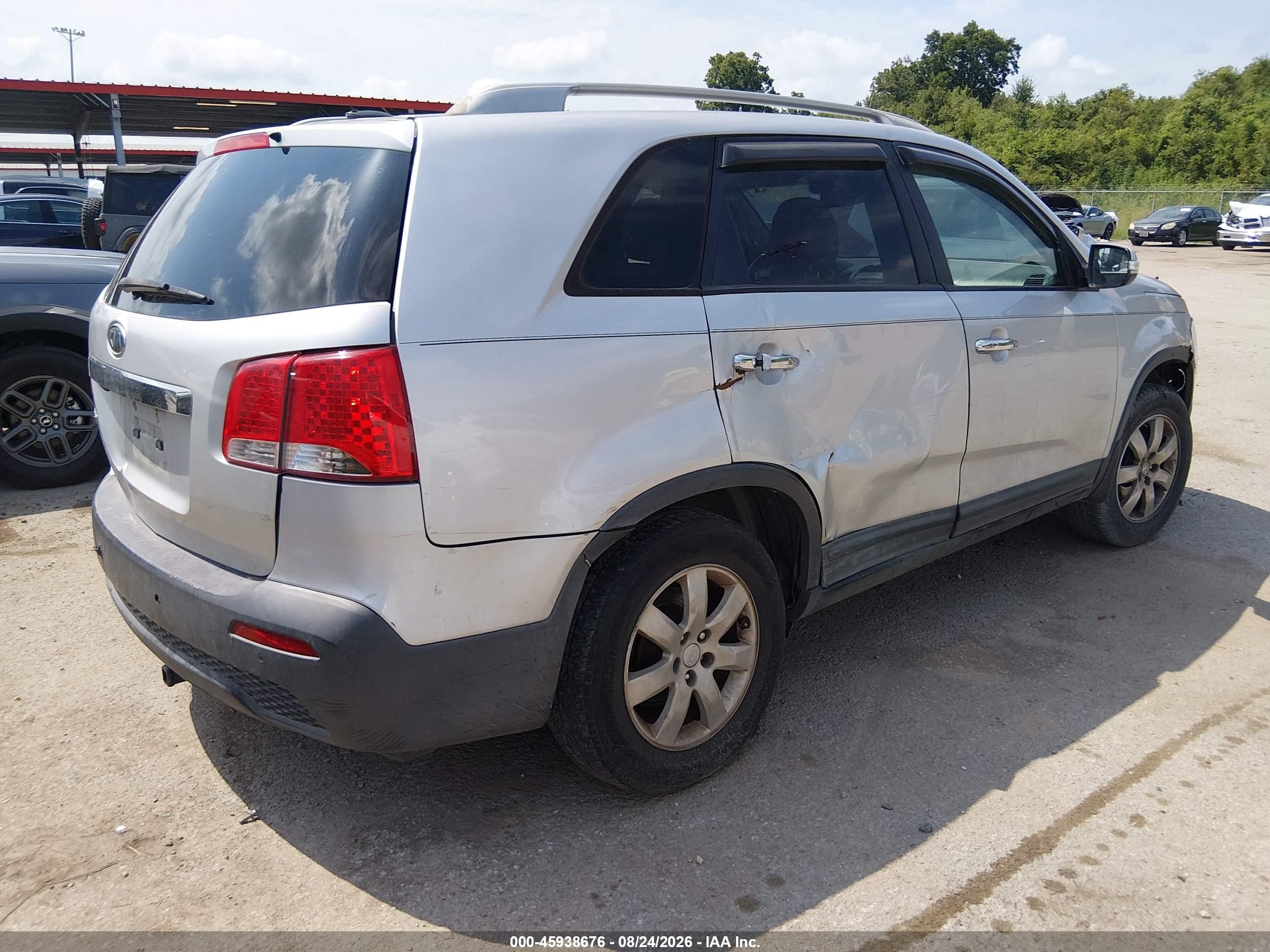 2011 Kia Sorento Lx Silver vin: 5XYKT3A18BG075227