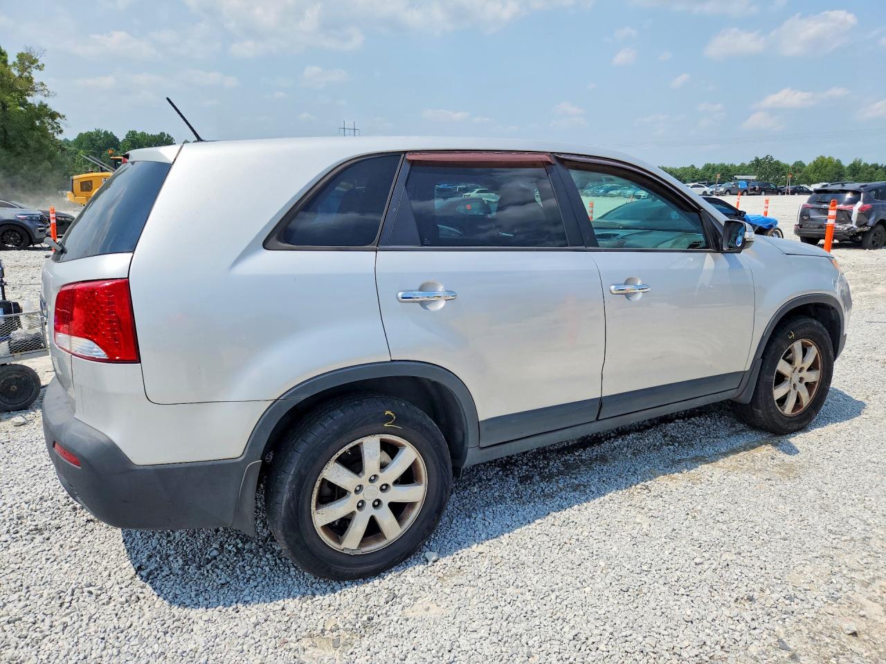 2011 Kia Sorento Lx Silver vin: 5XYKT3A18BG077611