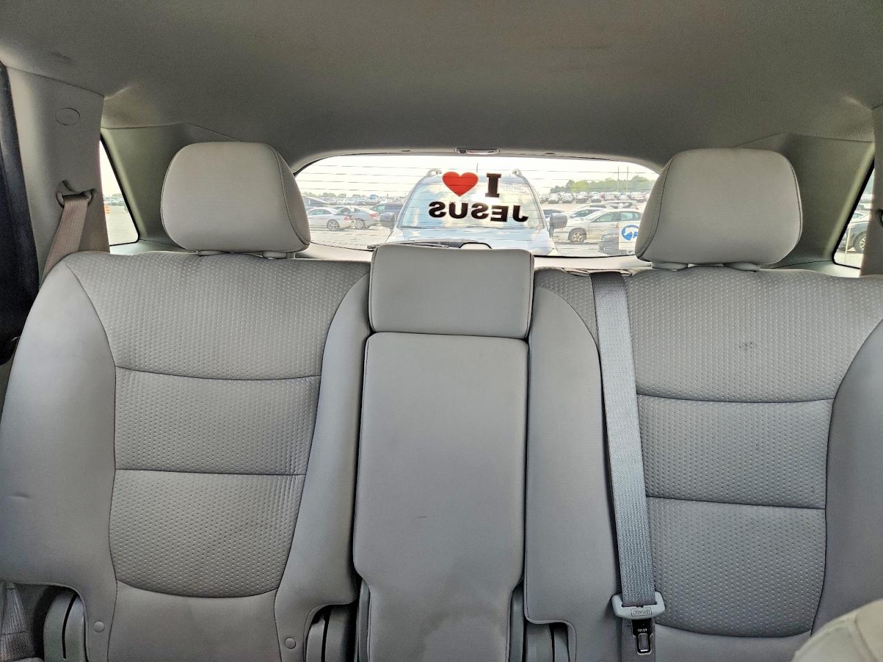 2011 Kia Sorento Lx Silver vin: 5XYKT3A18BG077611