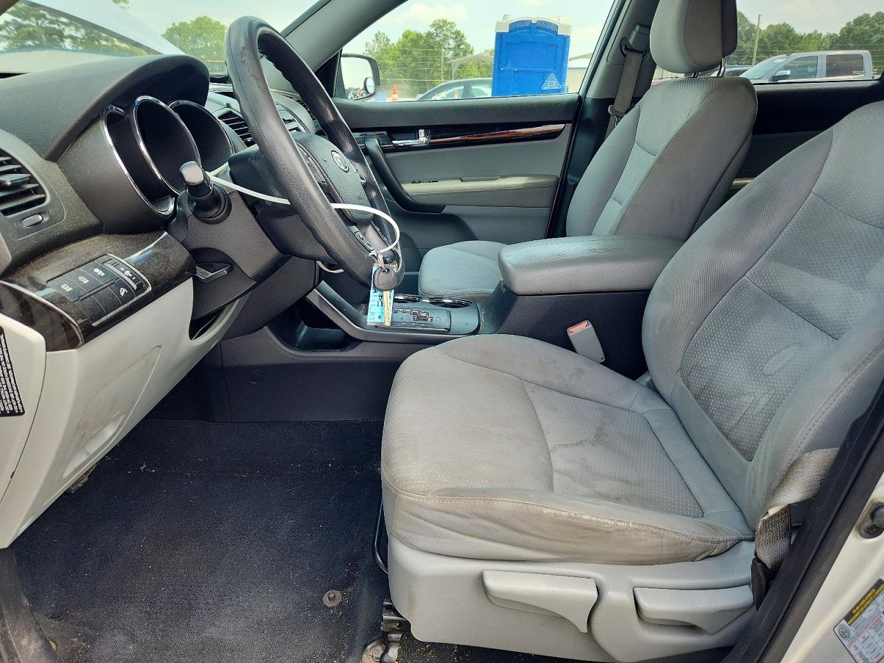 2011 Kia Sorento Lx Silver vin: 5XYKT3A18BG077611